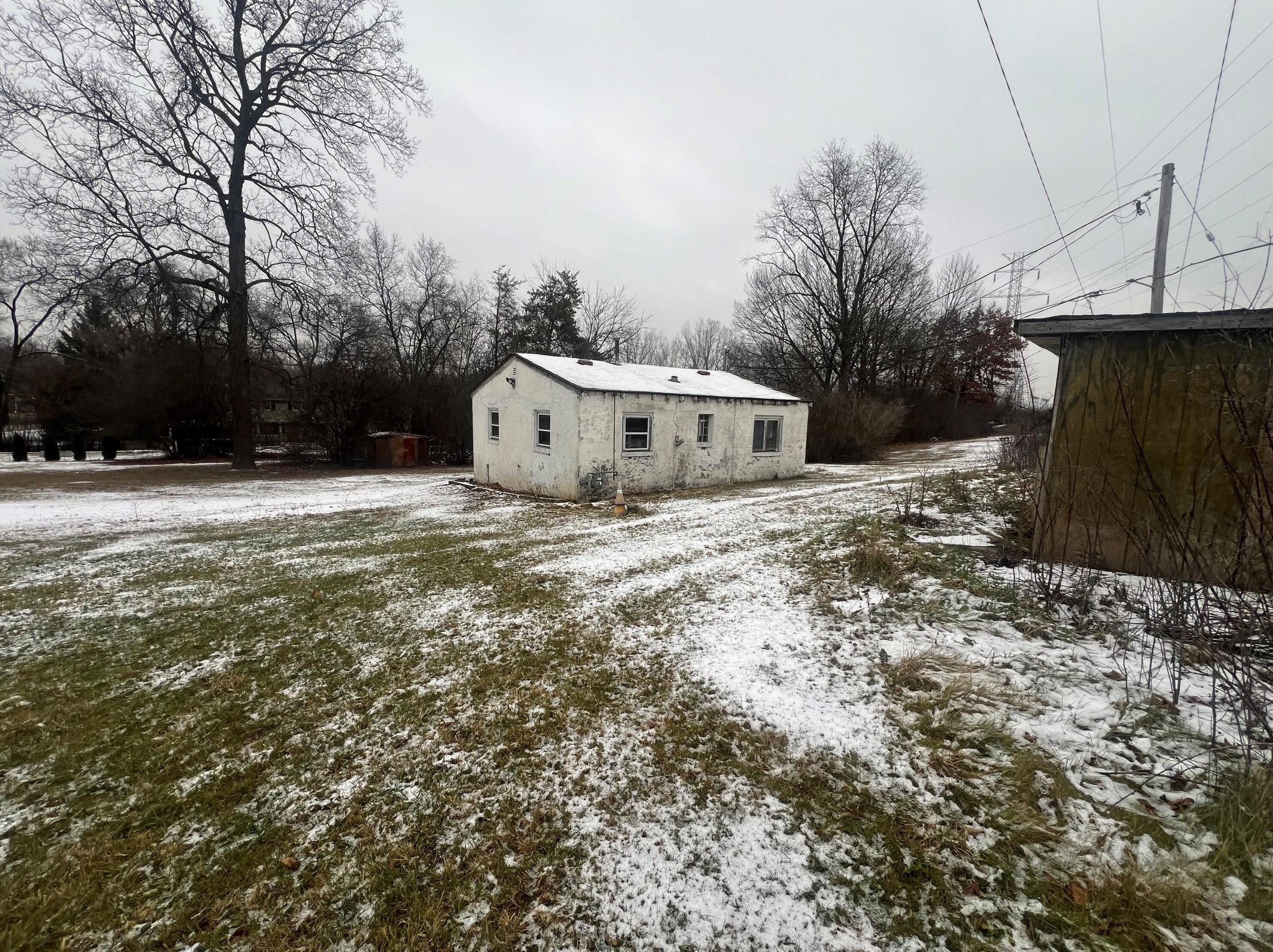 7880 S North Cape Rd, Hales Corners, WI 53132