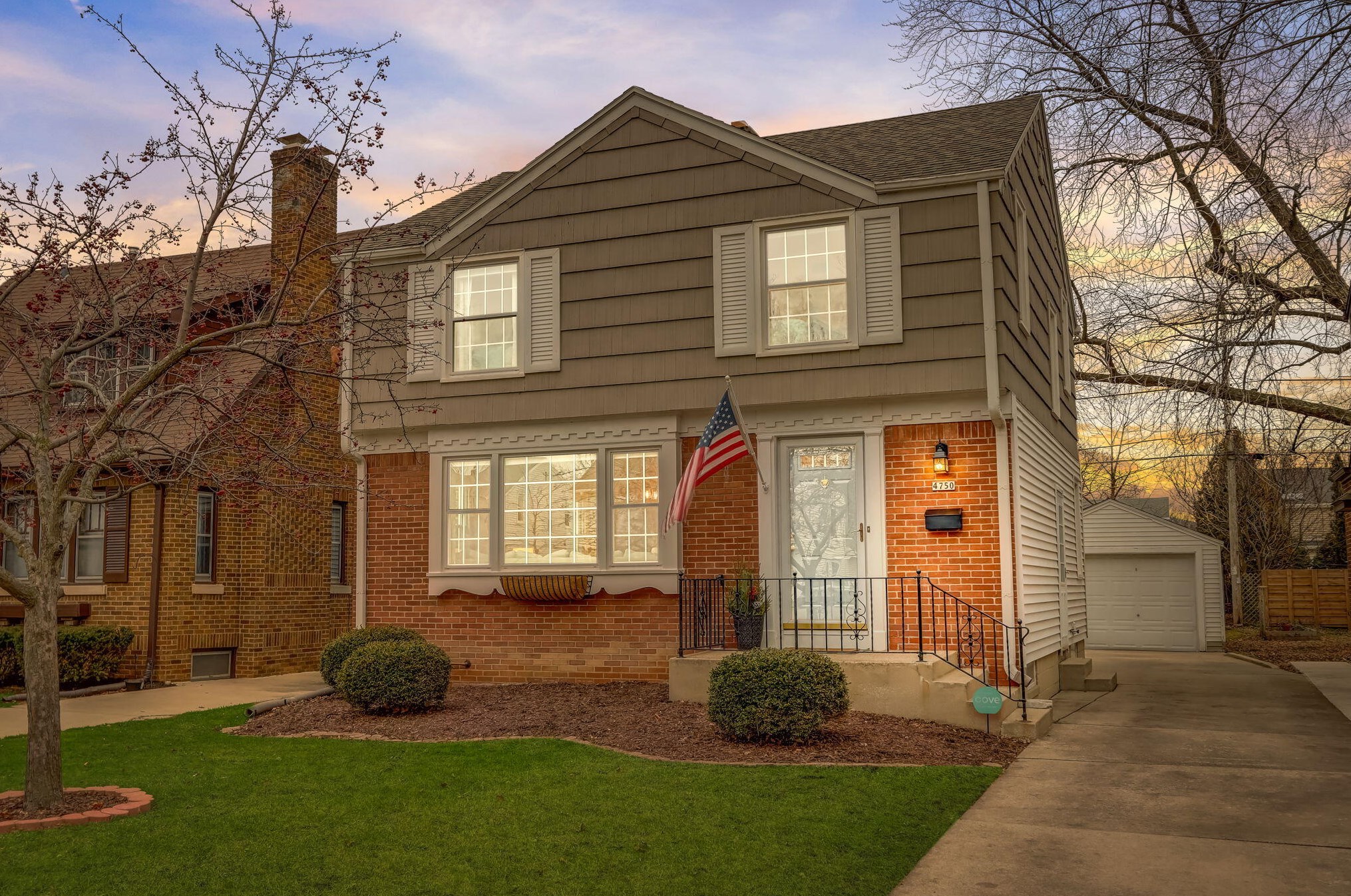 4750 Hollywood Ave, Milwaukee, WI 53211-1036
