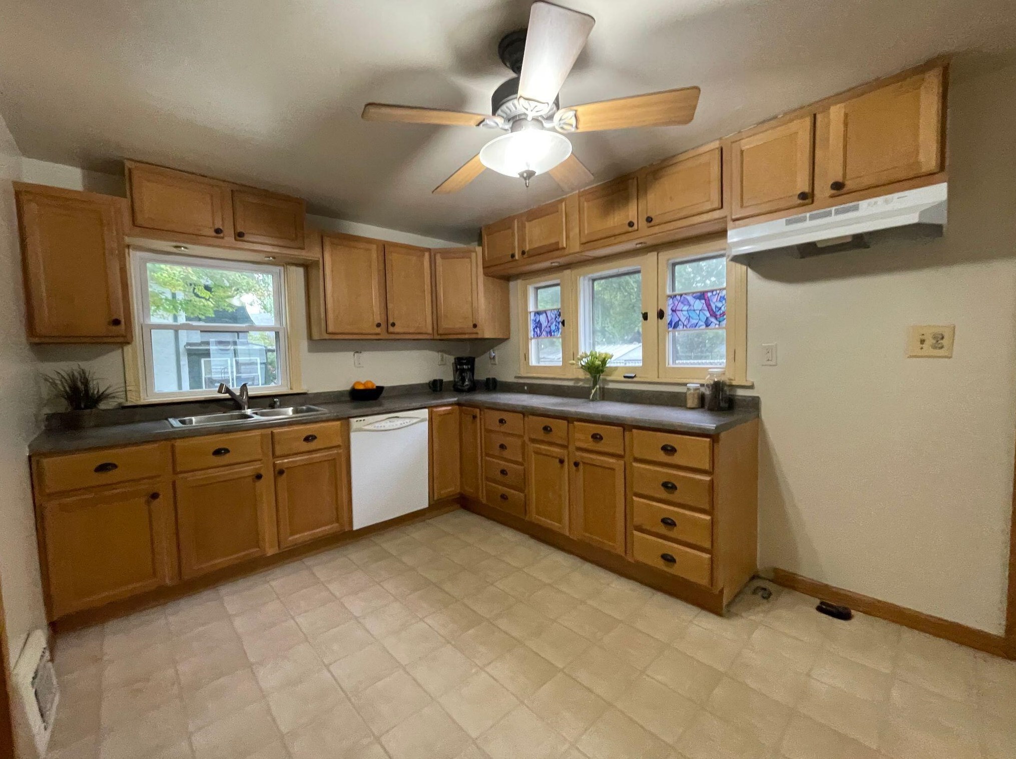 129 West Ave, Waukesha WI  53186-5909 exterior