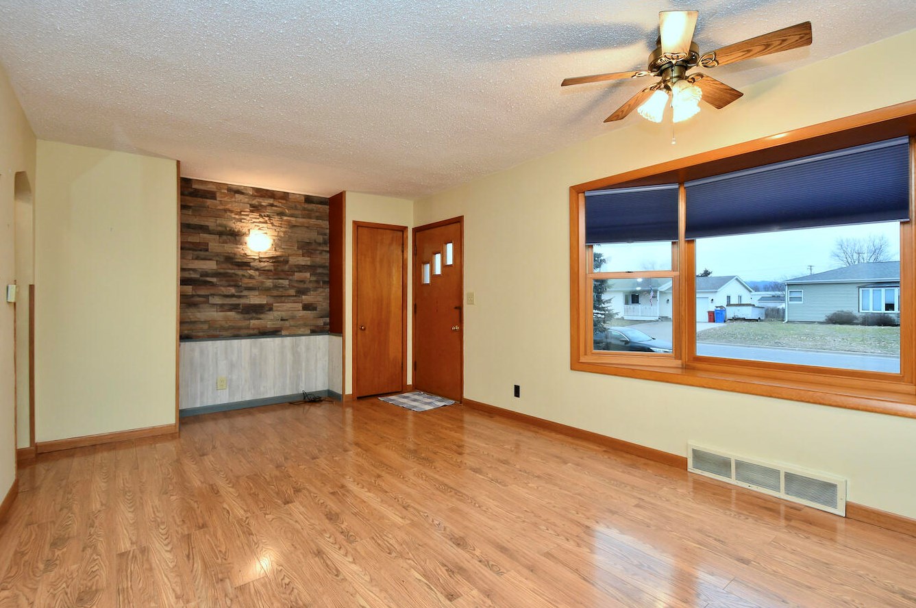 3815 5th St, Wilson, MN 55987