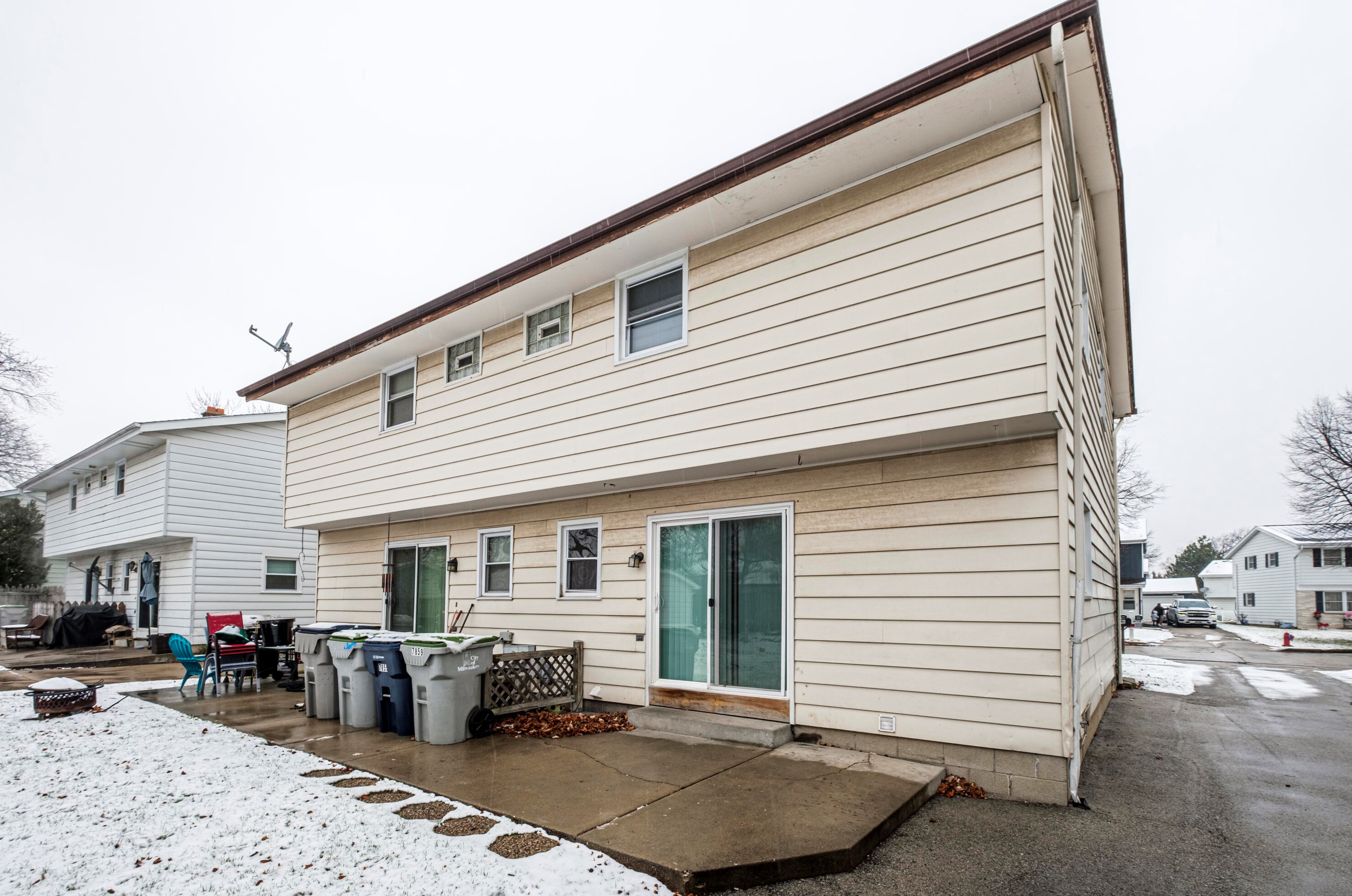 7859 Norwich St, Milwaukee WI 53220-2279 exterior