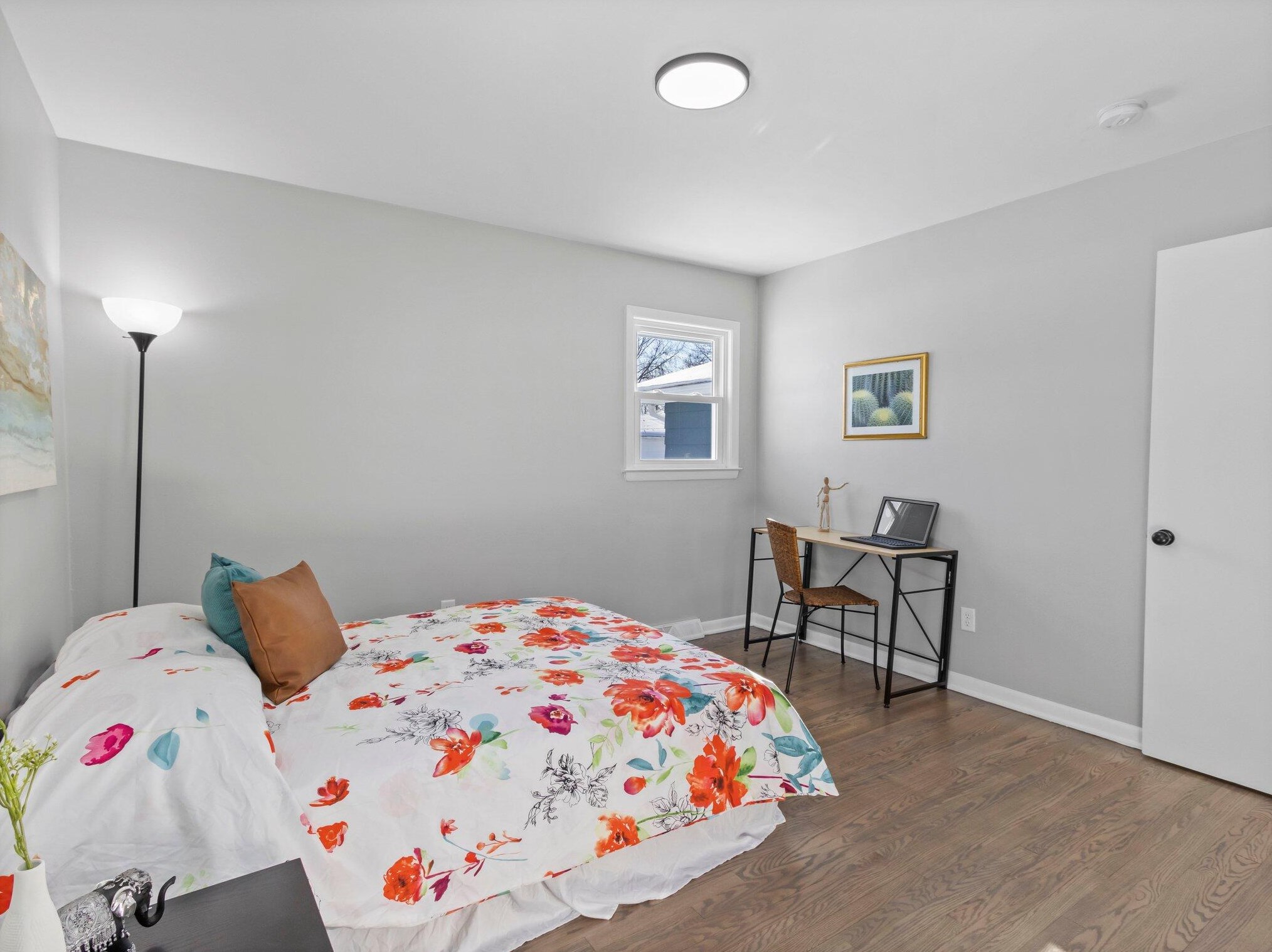 525 Lincoln Ave, Hartford WI  53027-2216 exterior