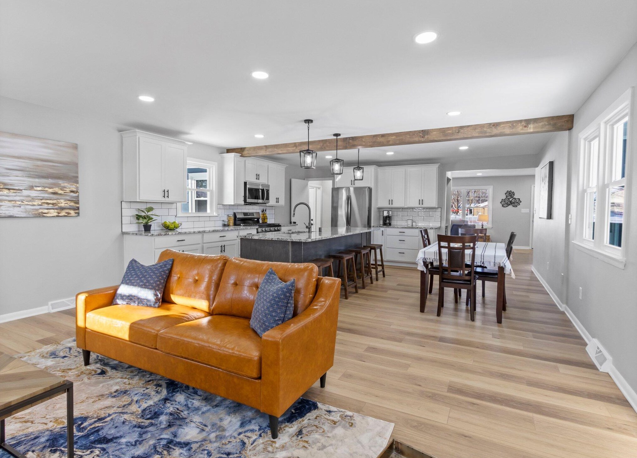 525 Lincoln Ave, Hartford WI  53027-2216 exterior