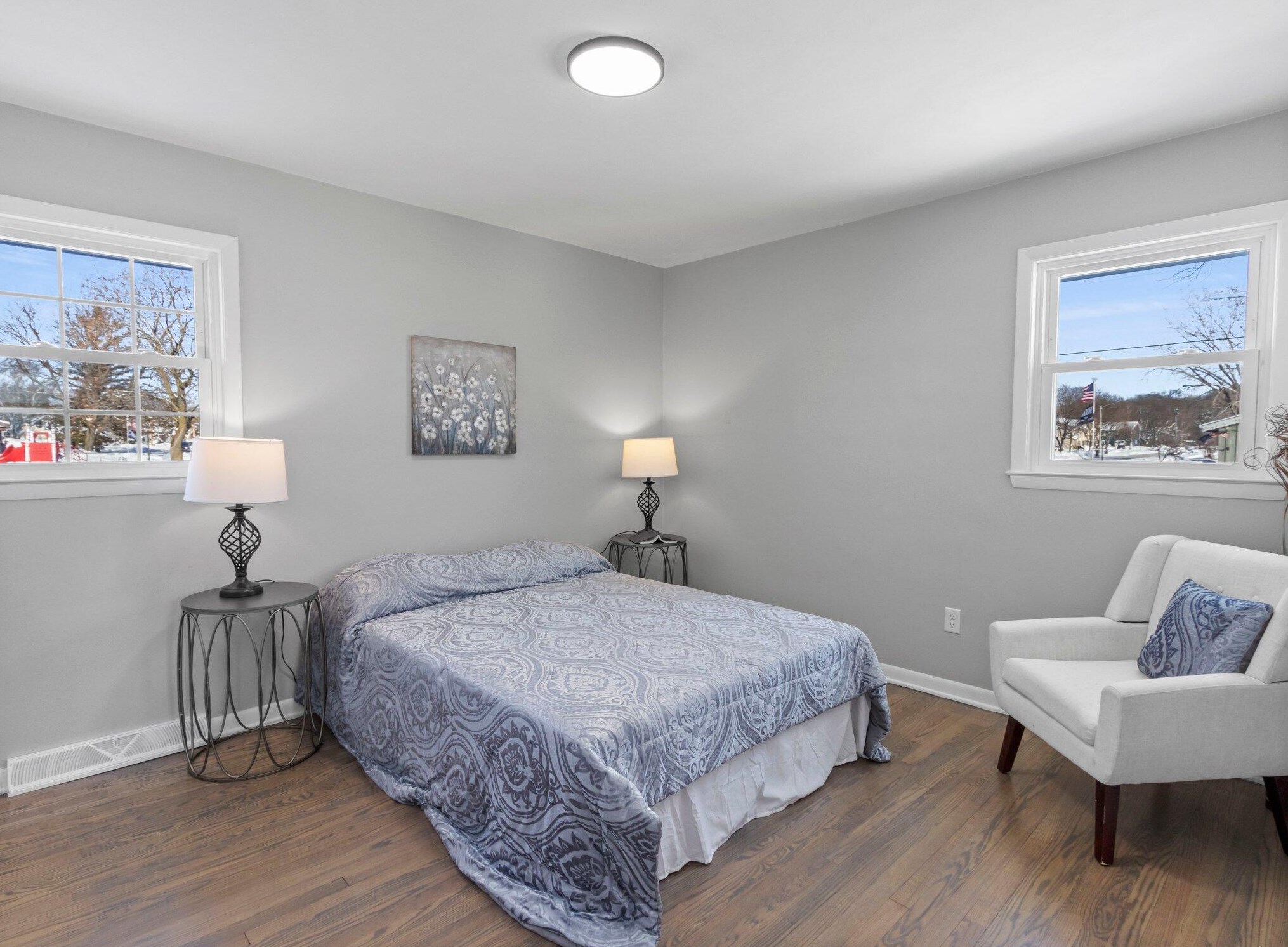 525 Lincoln Ave, Hartford WI  53027-2216 exterior