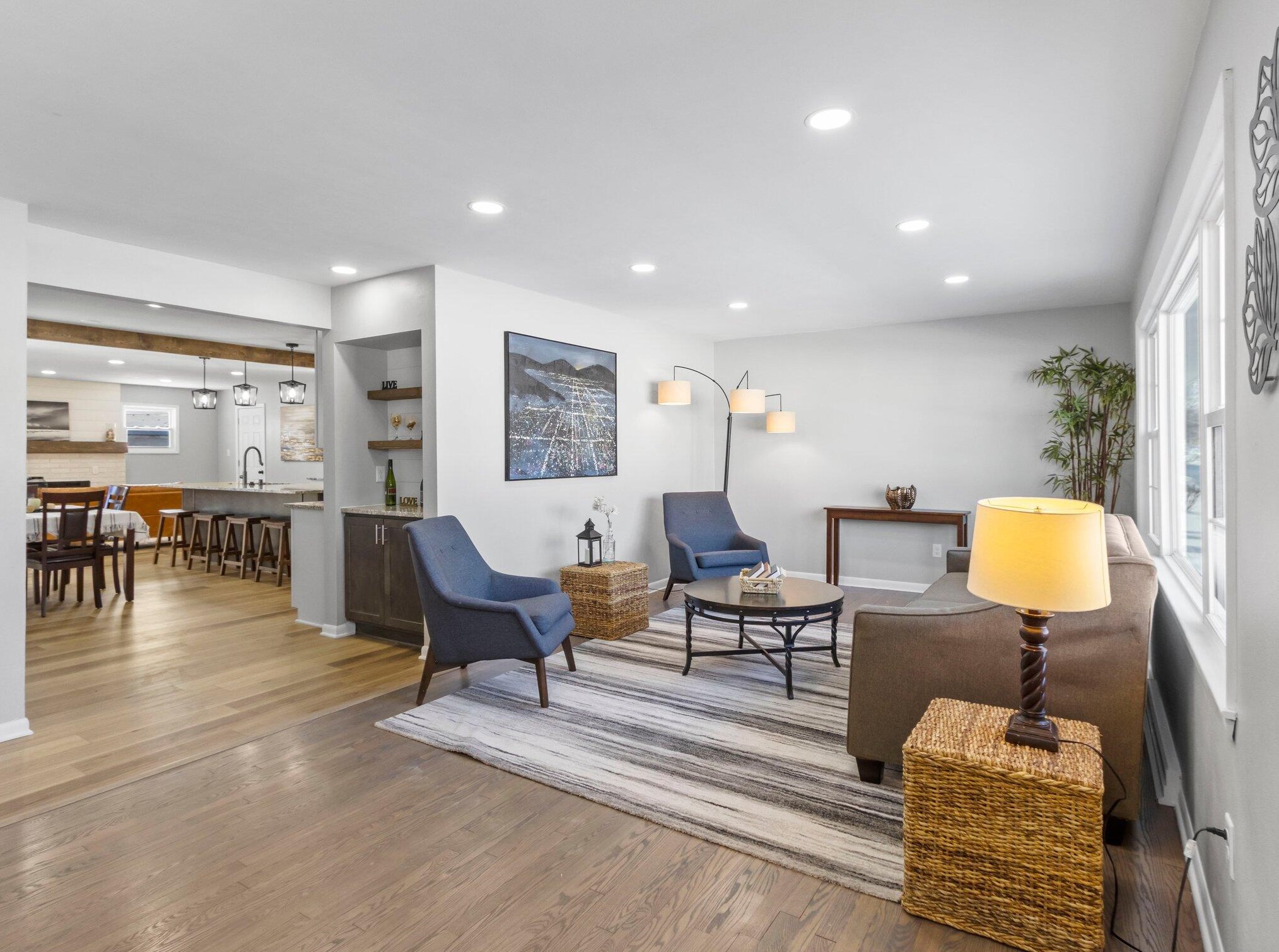 525 Lincoln Ave, Hartford WI  53027-2216 exterior