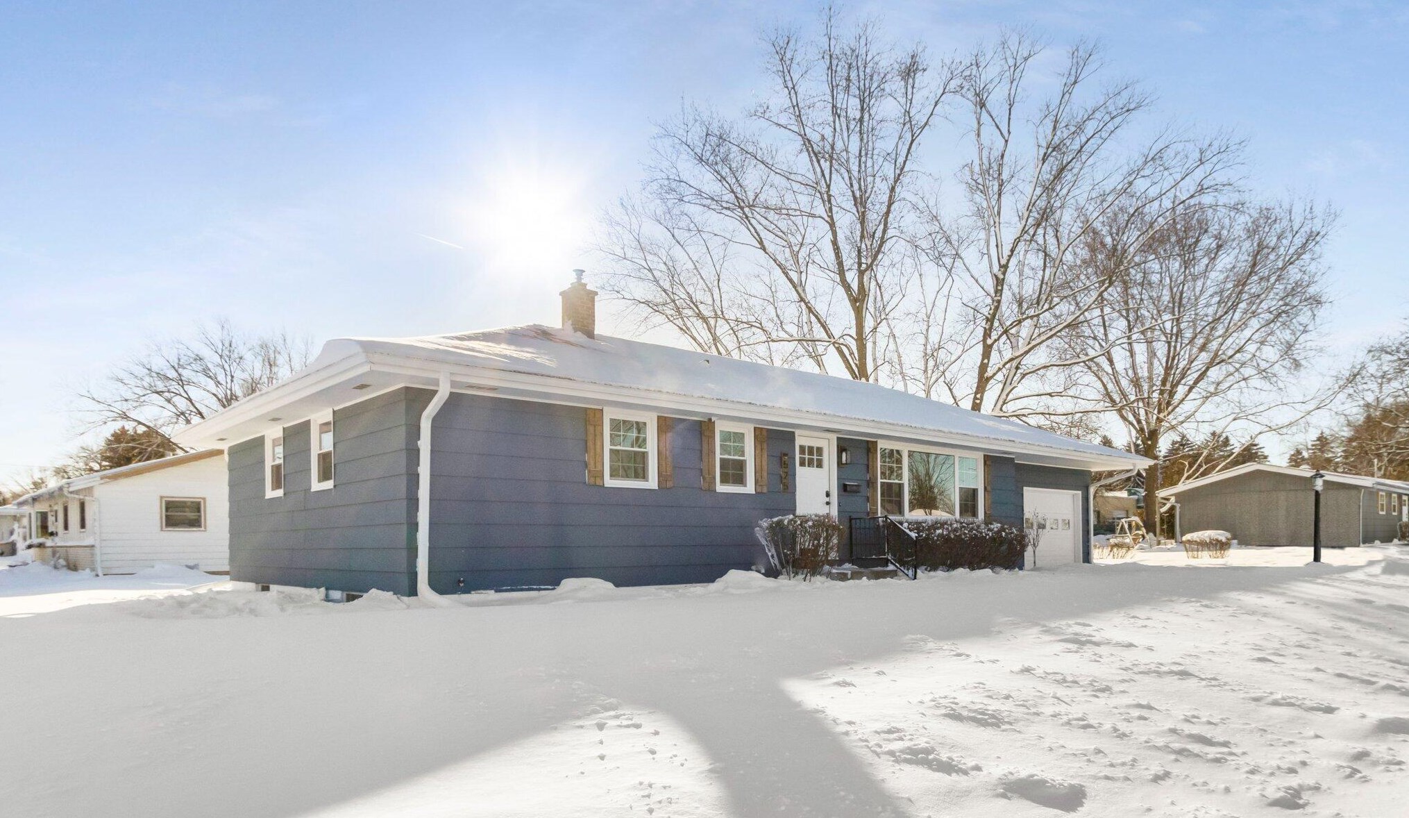 525 E Lincoln Ave, Hartford, WI 53027
