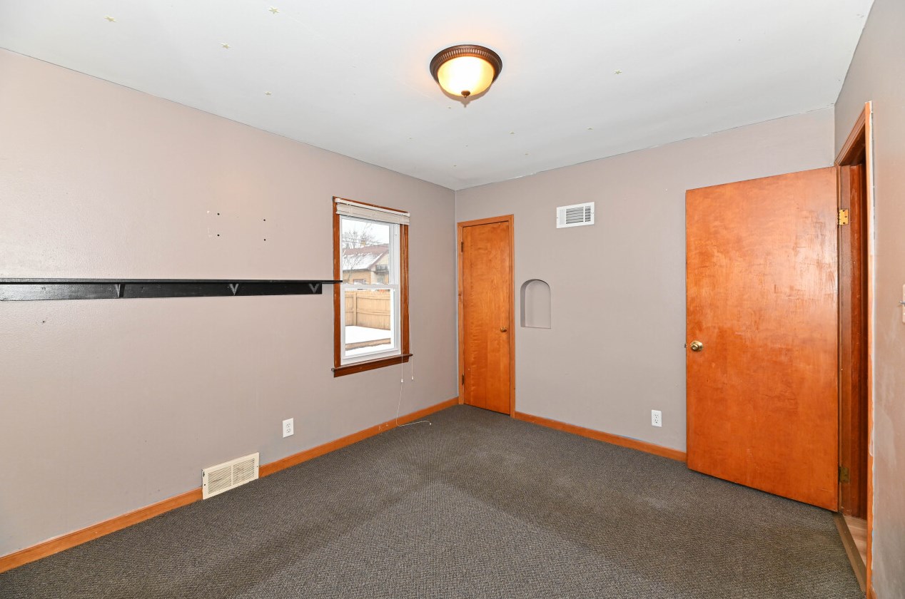 3301 9th St, Milwaukee WI  53215-5109 exterior