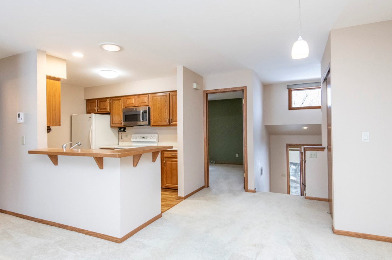 2956 Madison St, Waukesha, WI 53188-4562