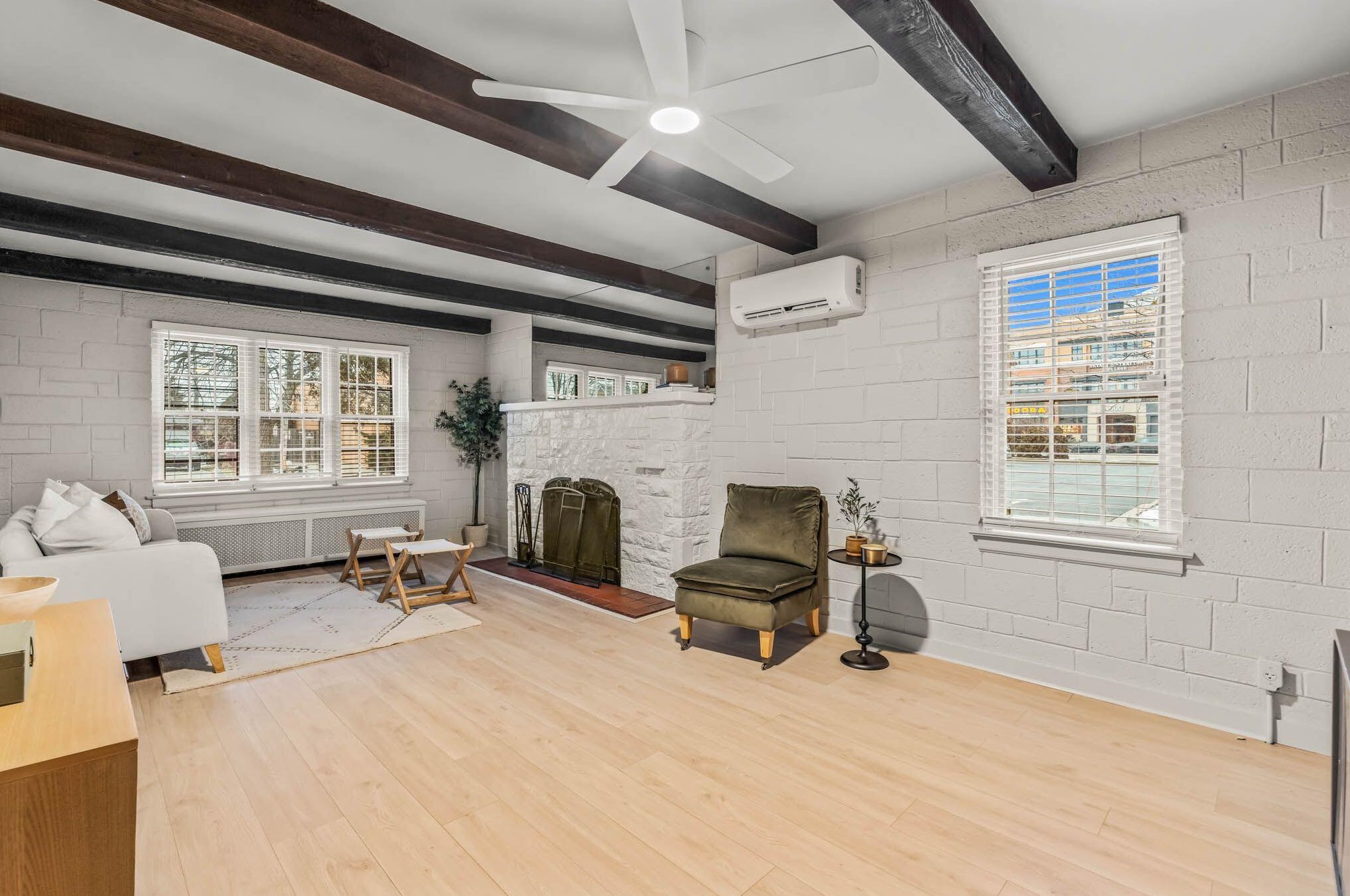 5576 Iroquois Ave, Milwaukee, WI 53217-5014