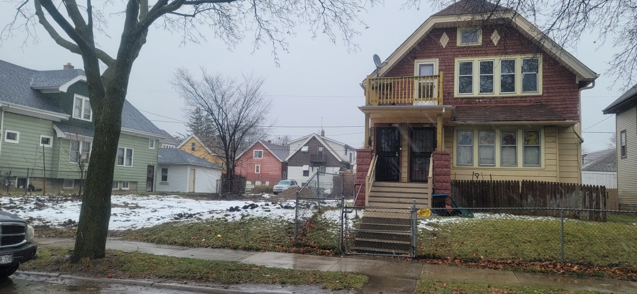 3918 24th St, Milwaukee, WI 53206-1445