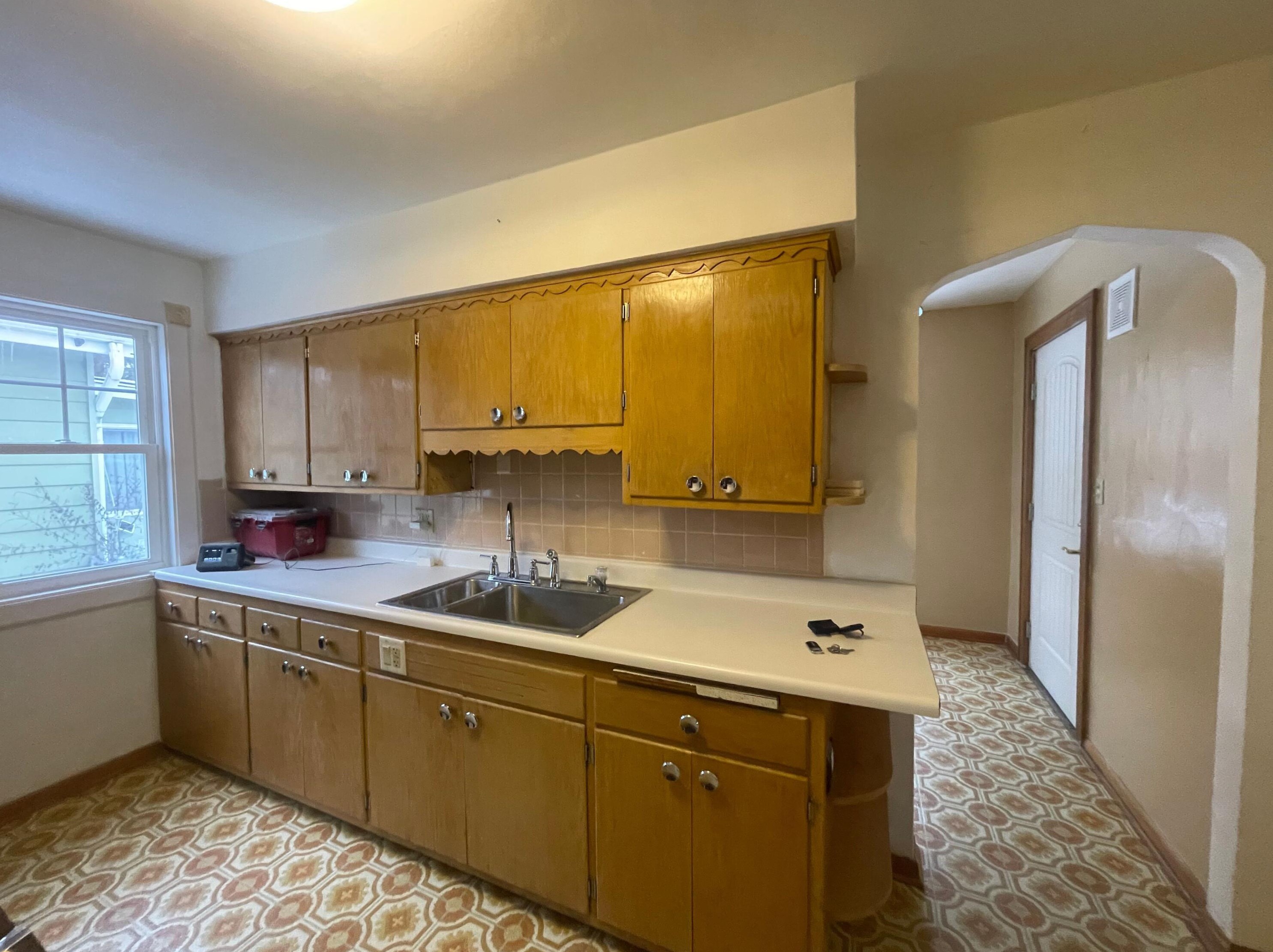 4629 56th St, Milwaukee, WI 53218-5027