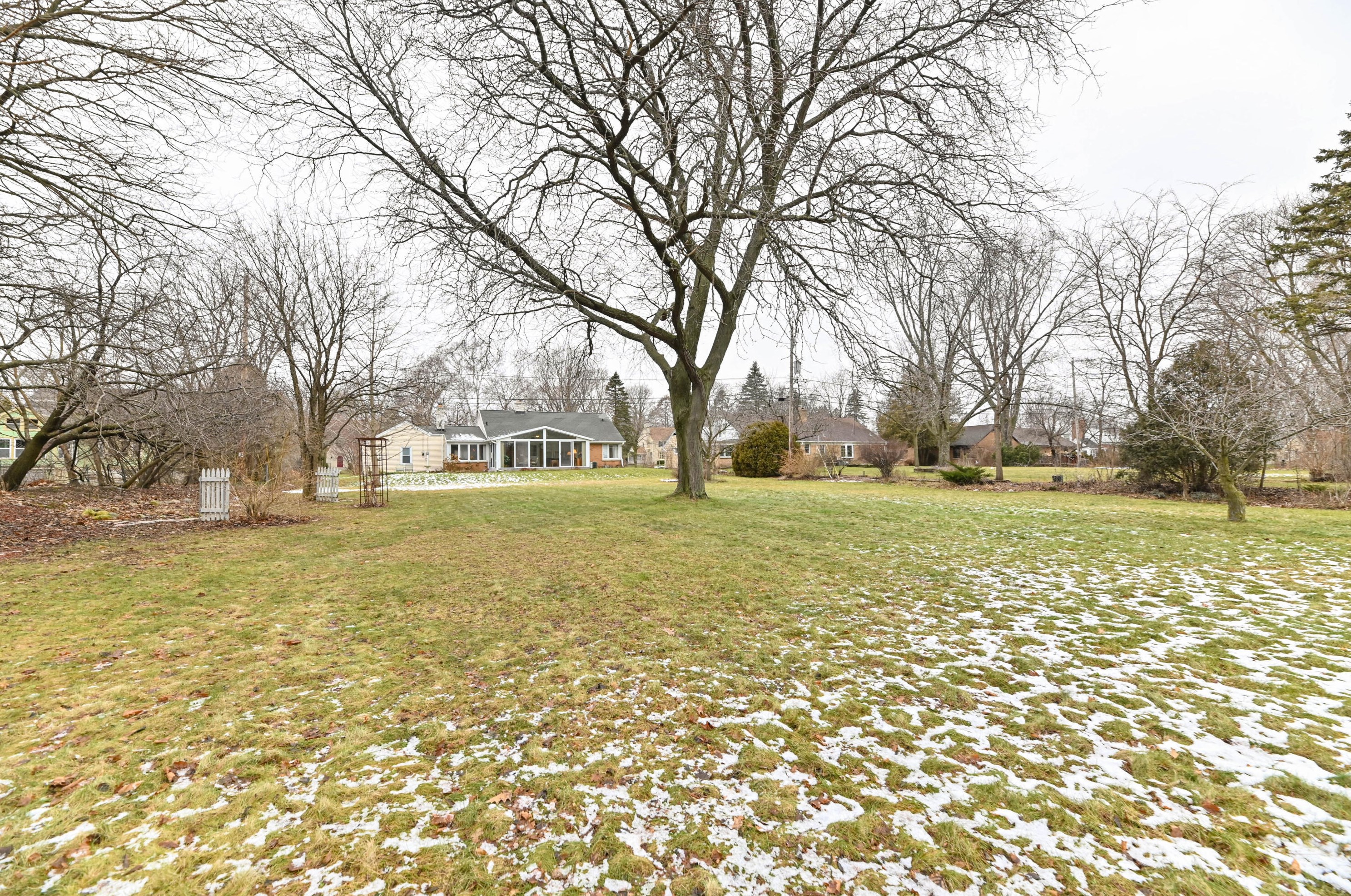 1011 Fairview Ave, South Milwaukee, WI 53172-1721