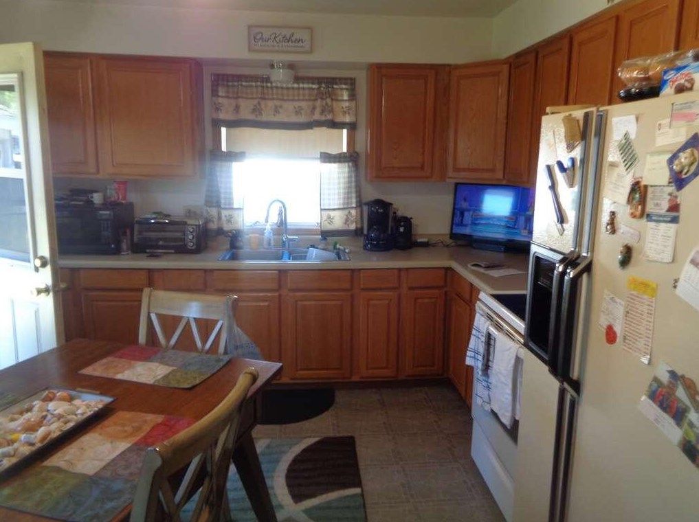 1009 Wilbur St, Watertown, WI 53098-2424