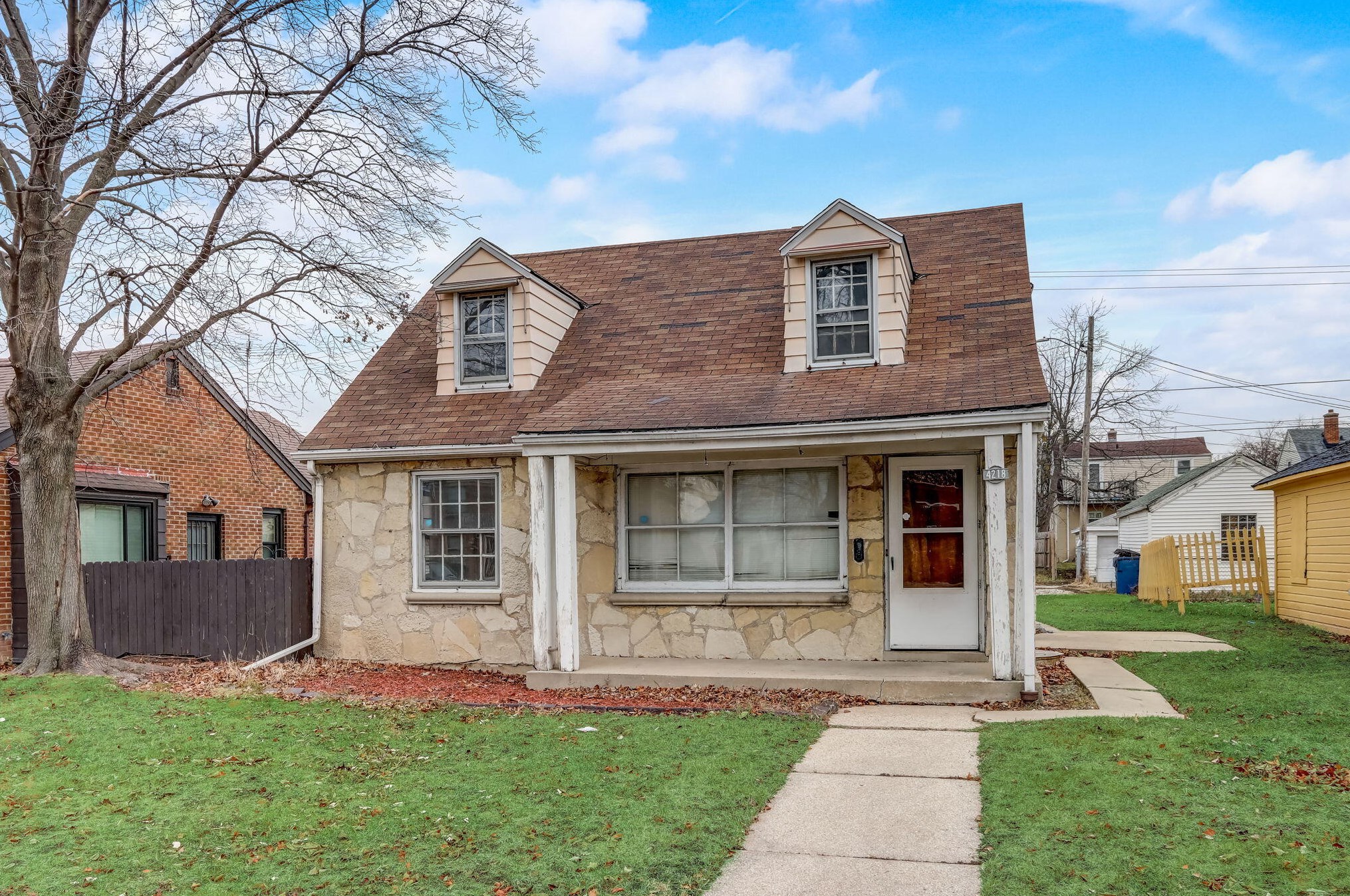 4218 W Derby Pl, Milwaukee, WI 53209