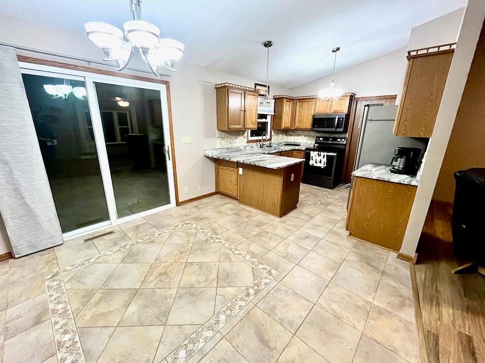6748 Bay Wood Dr, Racine WI  53402-1383 exterior
