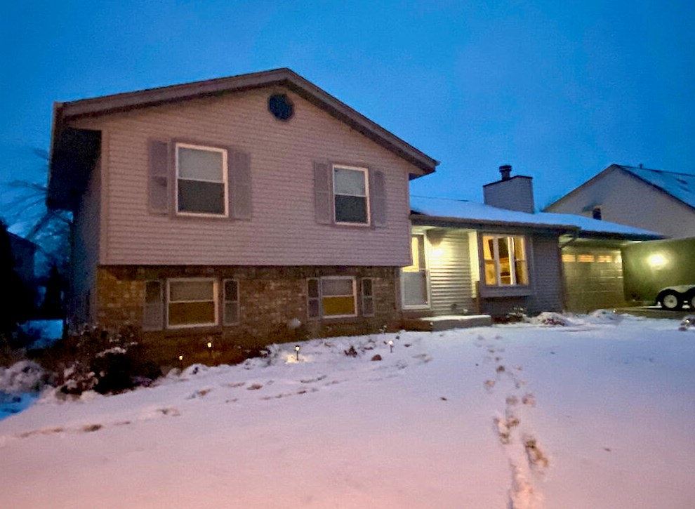 6748 Bay Wood Dr, Racine WI  53402-1383 exterior