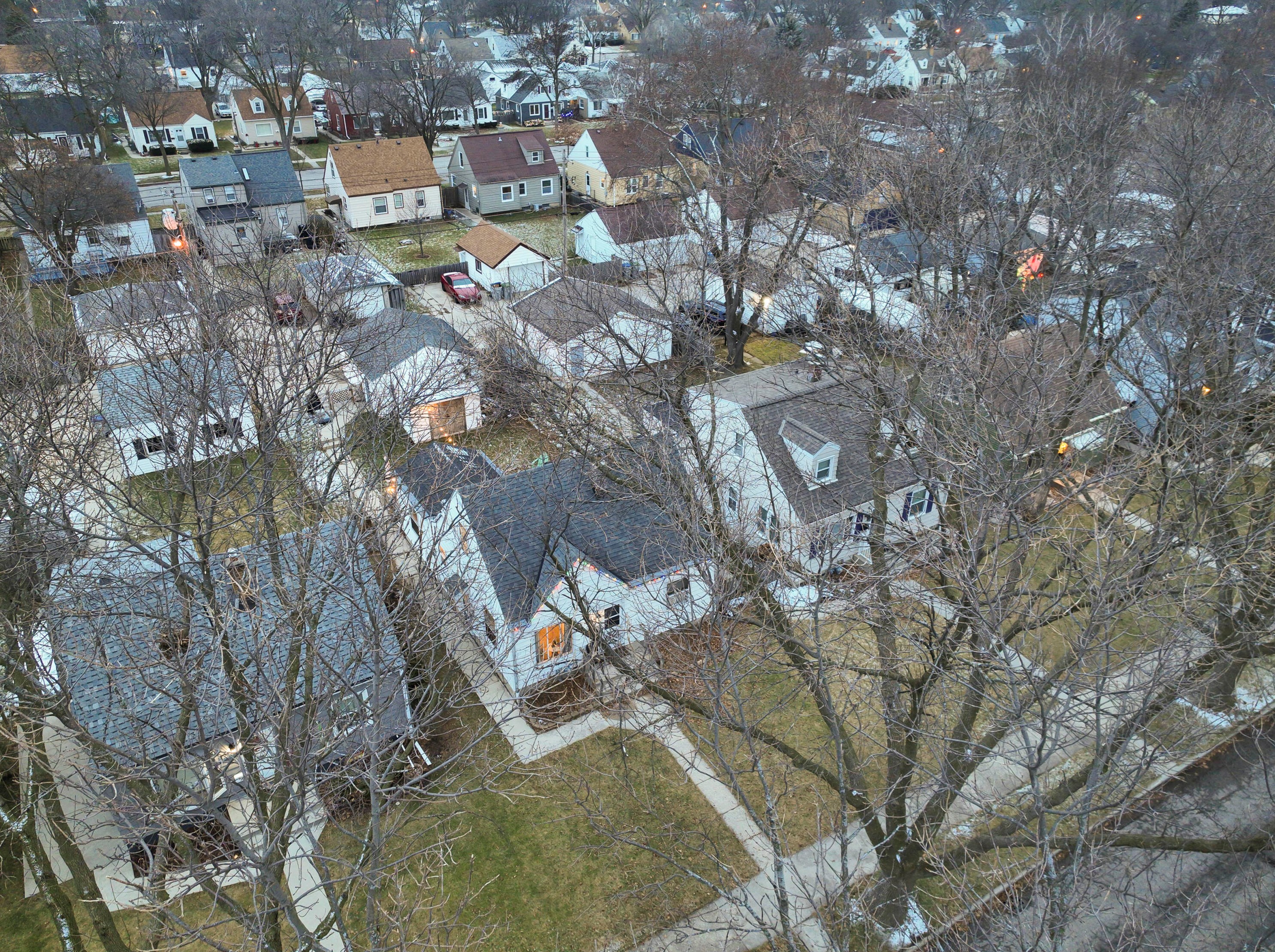 3341 88th St, Milwaukee WI  53222-3647 exterior