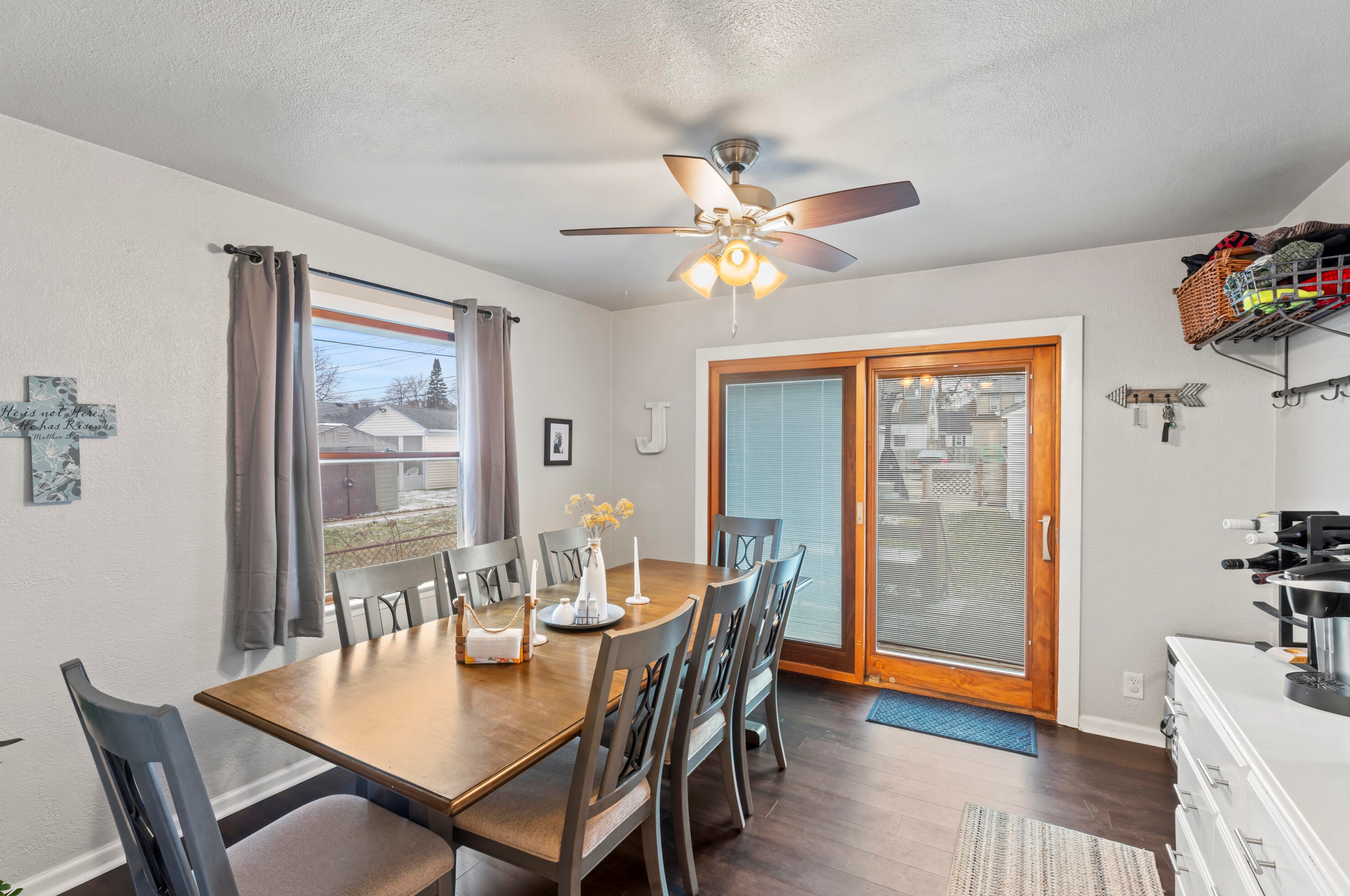 3341 88th St, Milwaukee WI  53222-3647 exterior