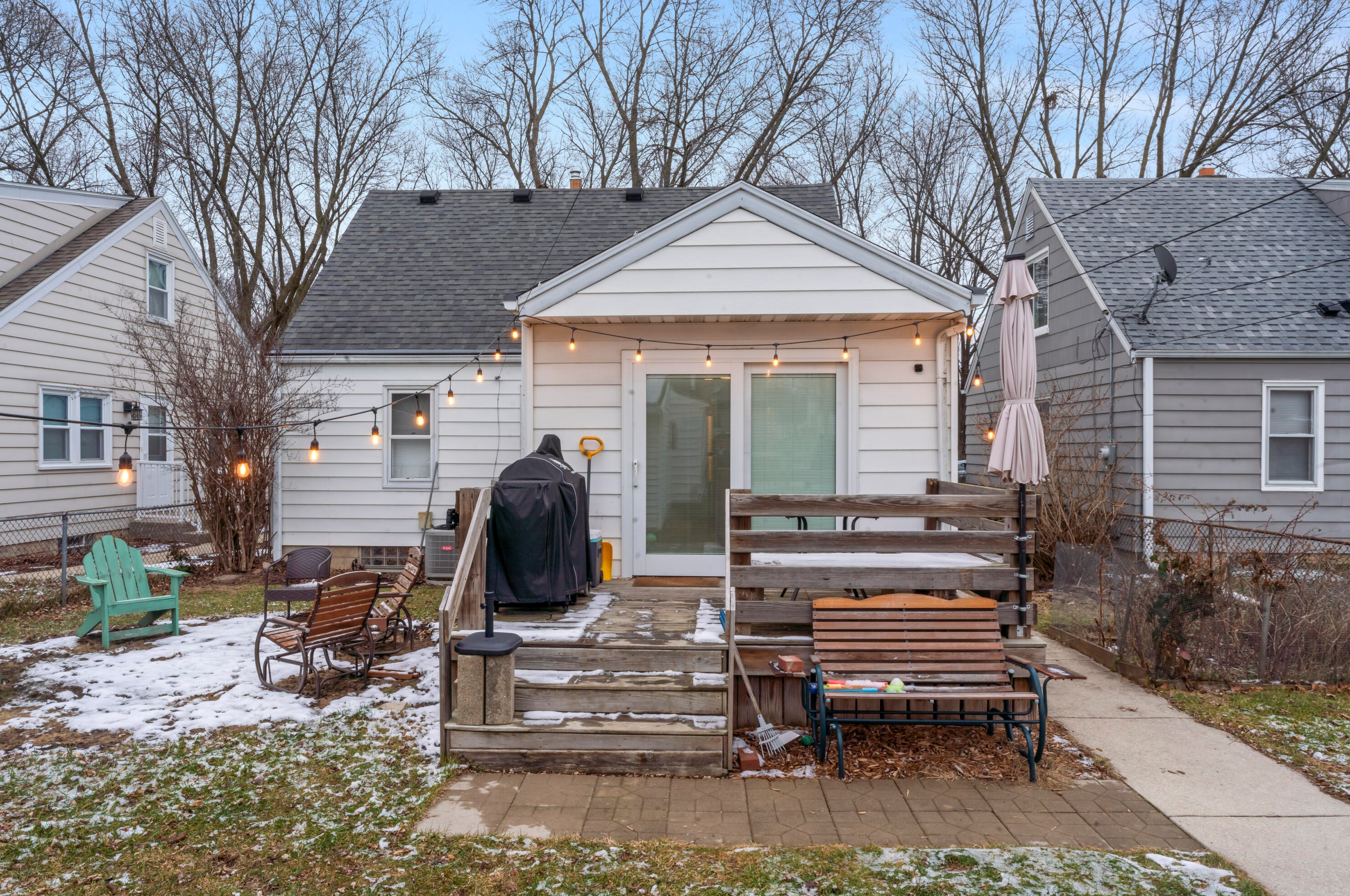 3341 88th St, Milwaukee WI  53222-3647 exterior