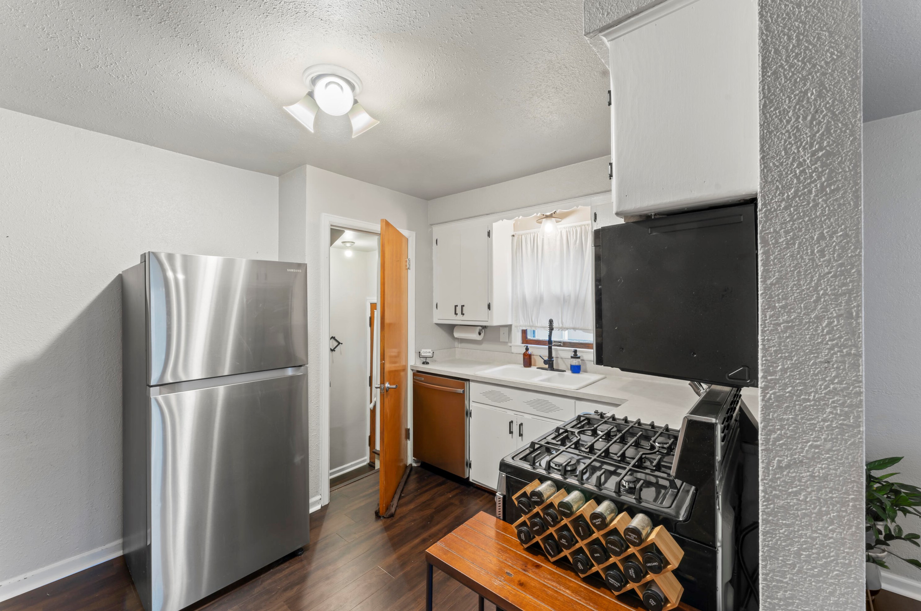 3341 88th St, Milwaukee WI  53222-3647 exterior