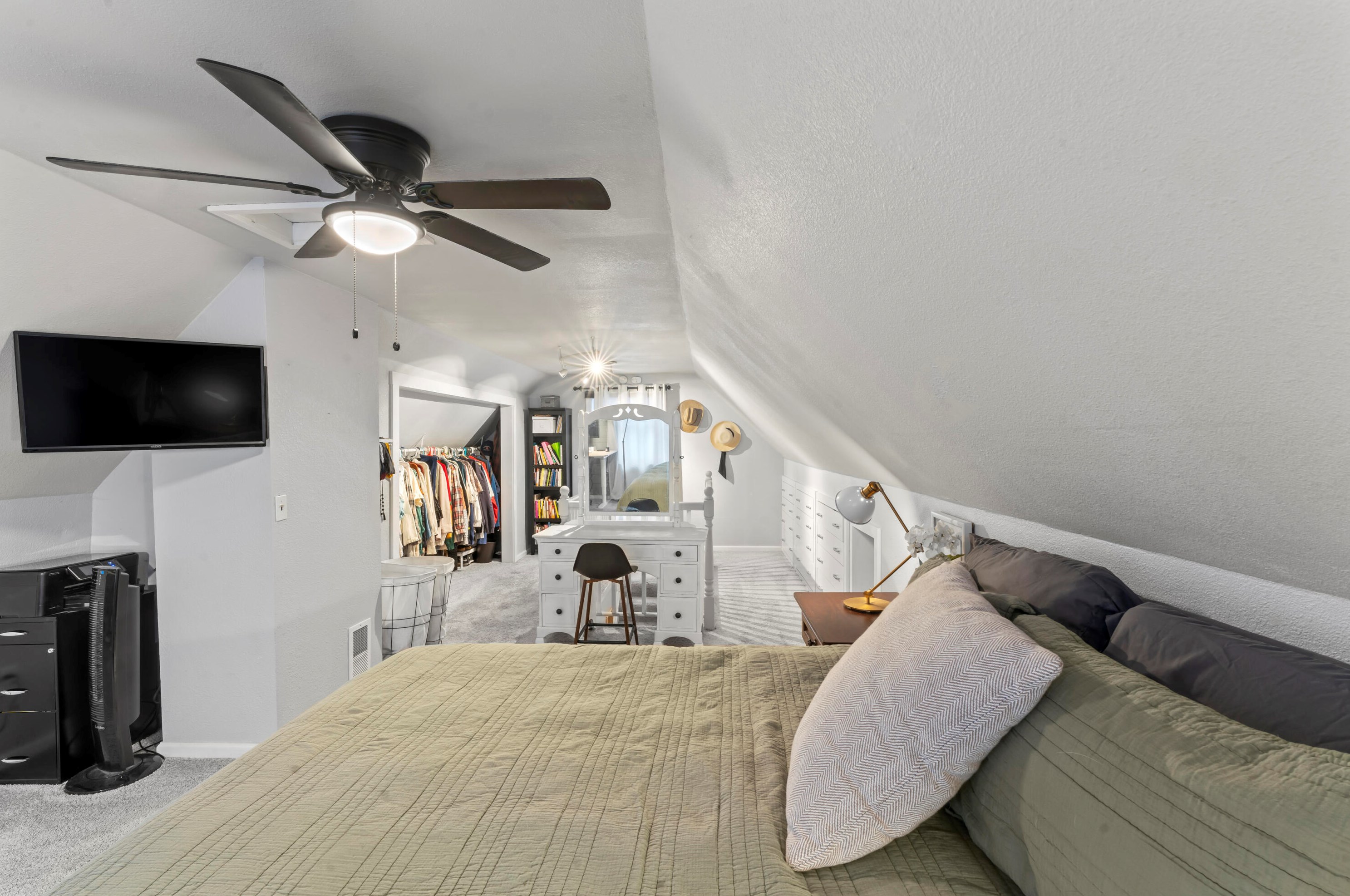 3341 88th St, Milwaukee WI  53222-3647 exterior