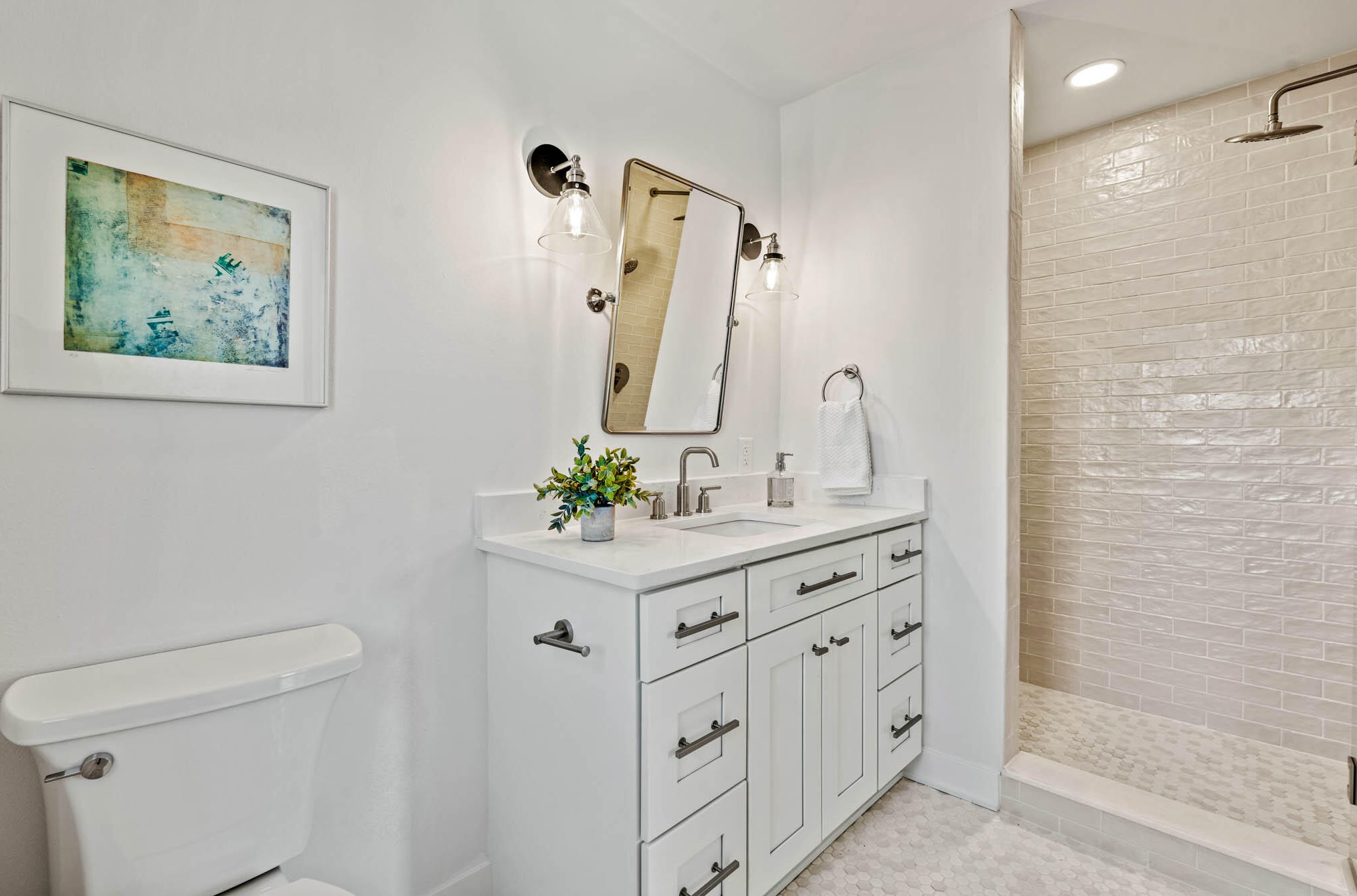 4867 Berkeley Blvd, Milwaukee WI  53217-5902 exterior