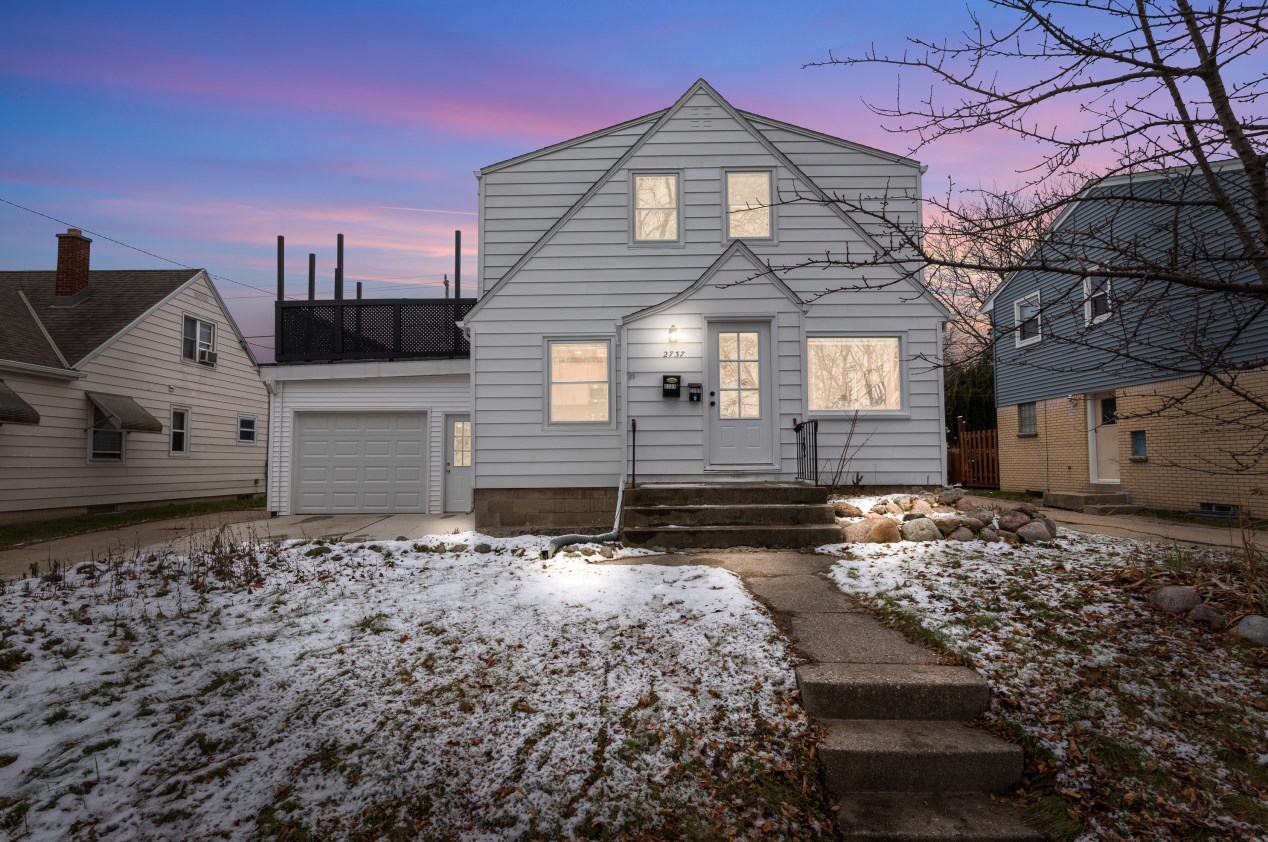2737 Elizabeth Ave, Milwaukee, WI 53235-4219