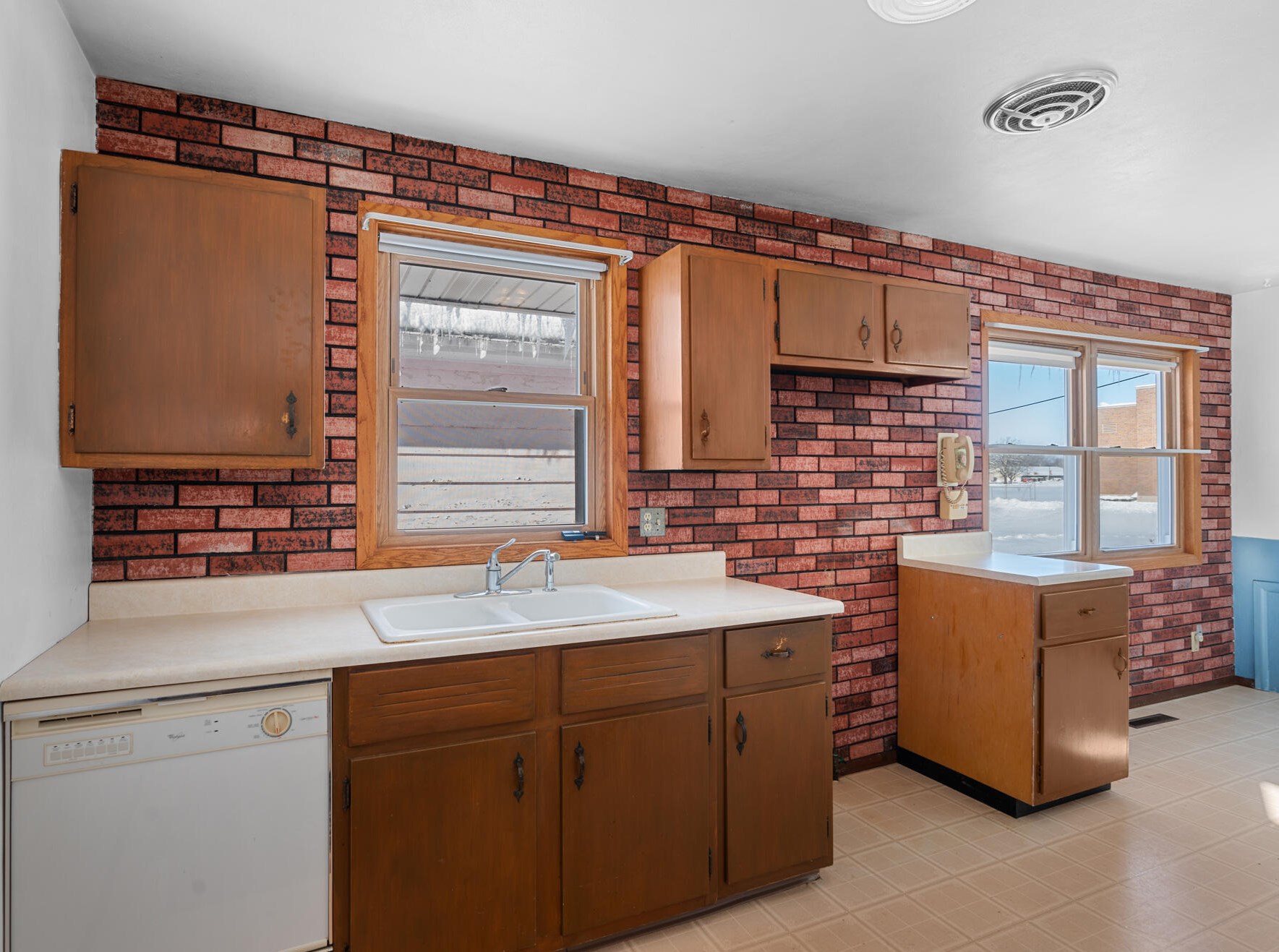 622 Smith St, Plymouth, WI 53073