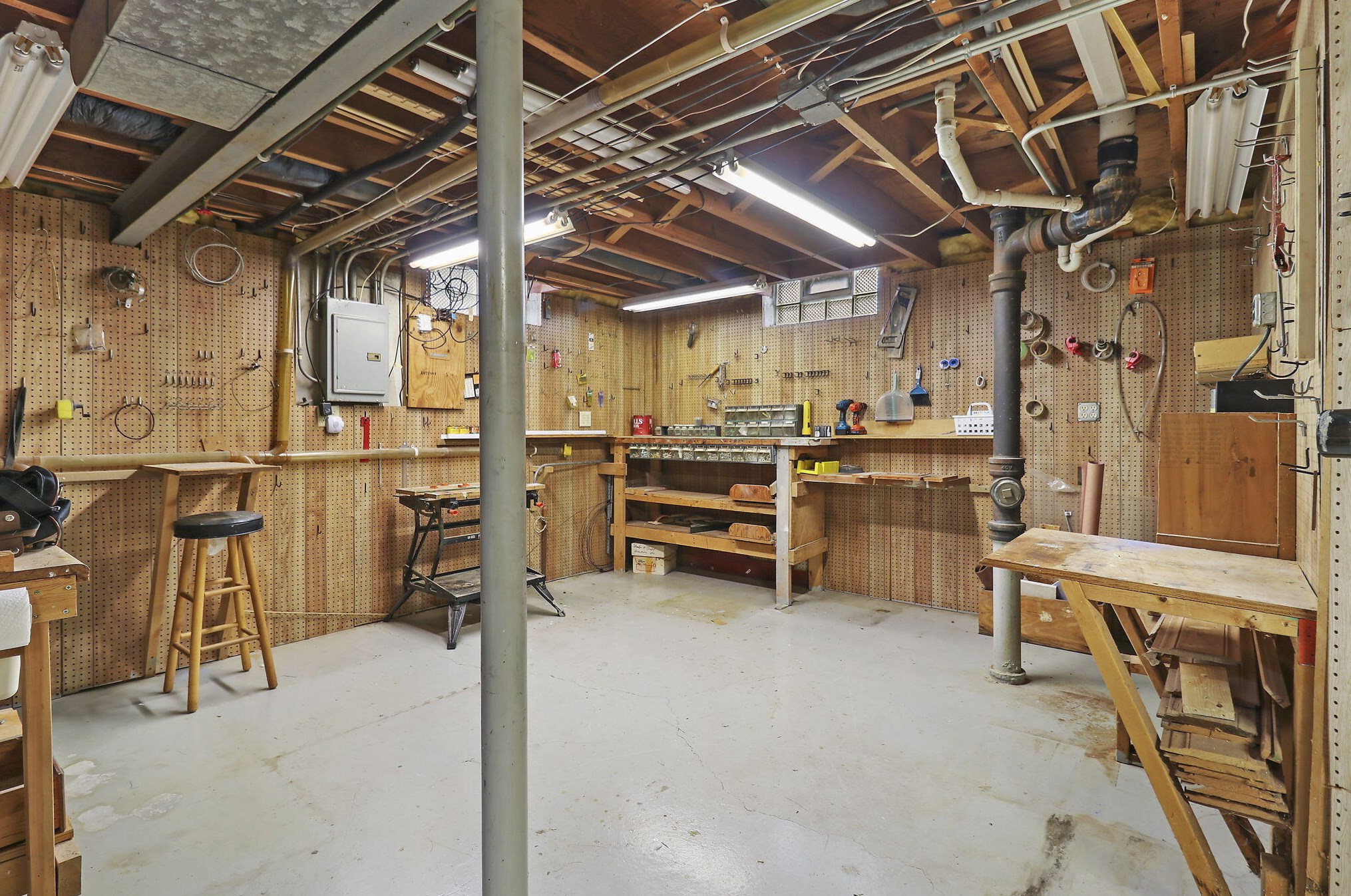 2302 Lincoln Rd, Kenosha WI  53143-1425 exterior