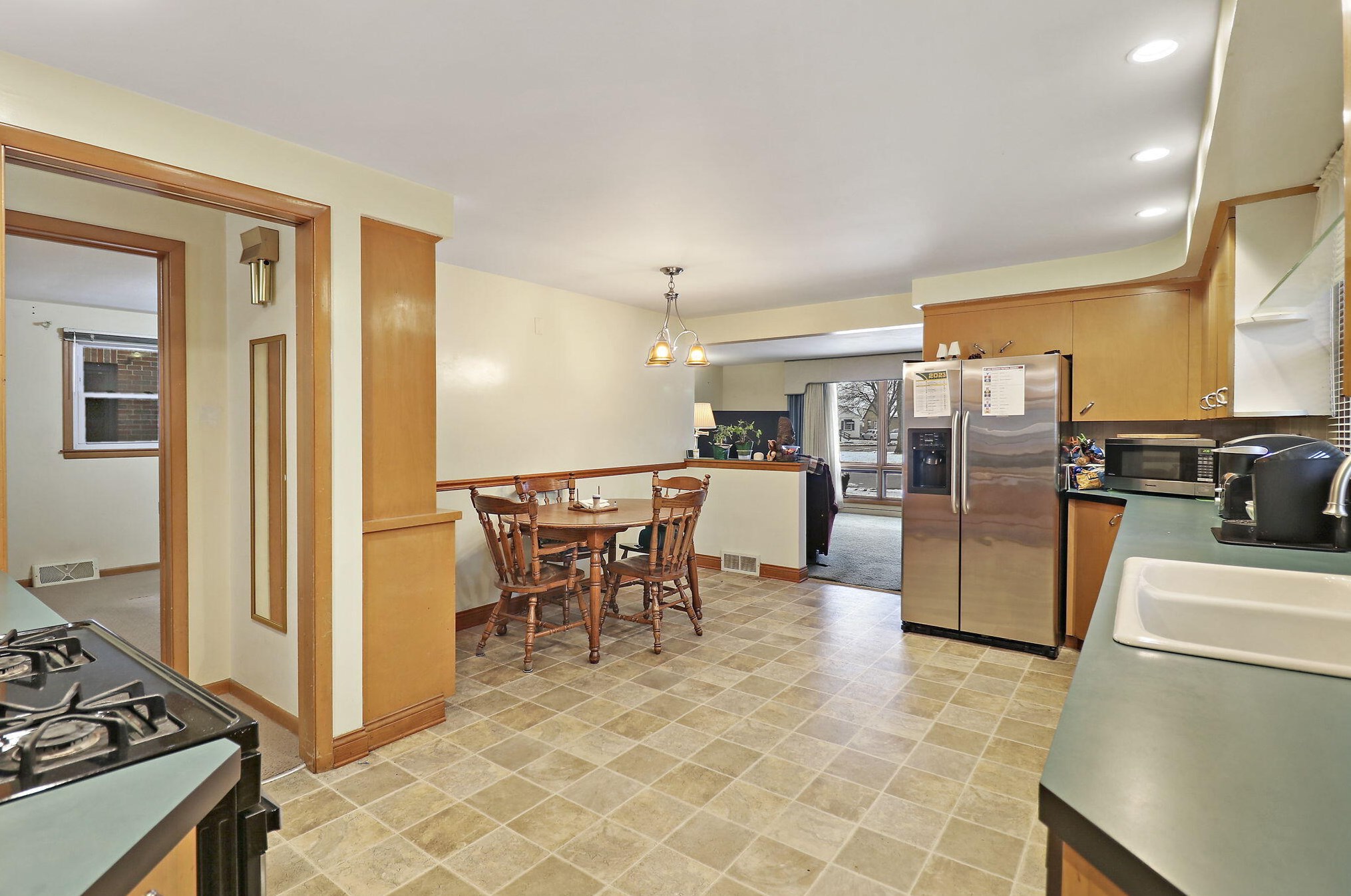 2302 Lincoln Rd, Kenosha WI  53143-1425 exterior