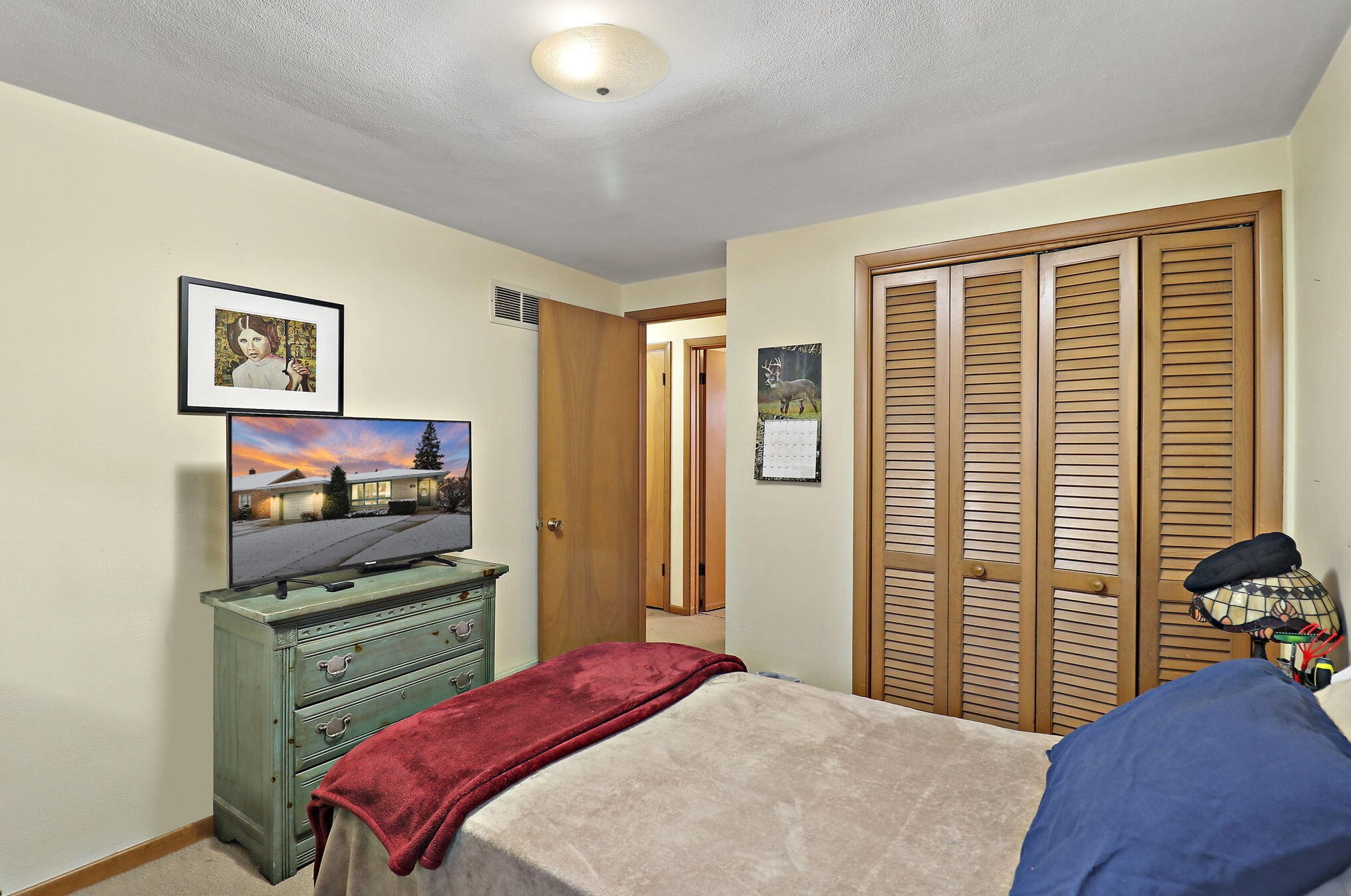2302 Lincoln Rd, Kenosha WI  53143-1425 exterior