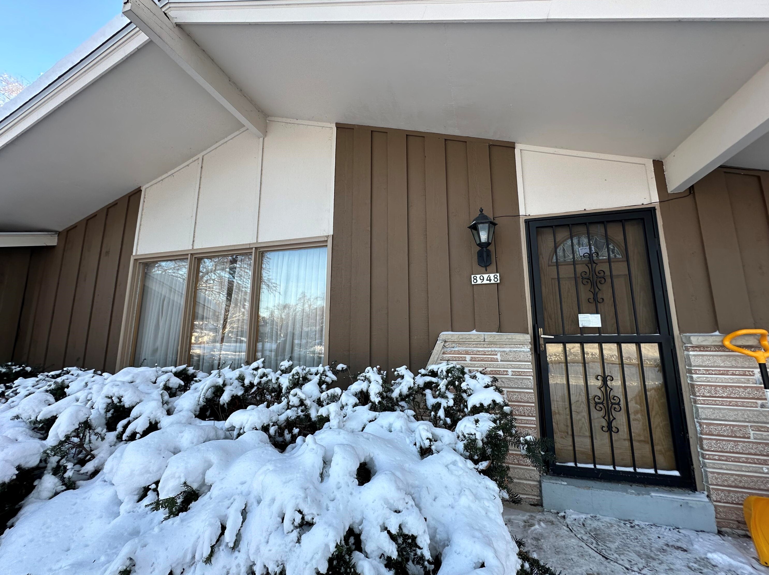 8948 Silver Brook Ln, Milwaukee, WI 53223-2208