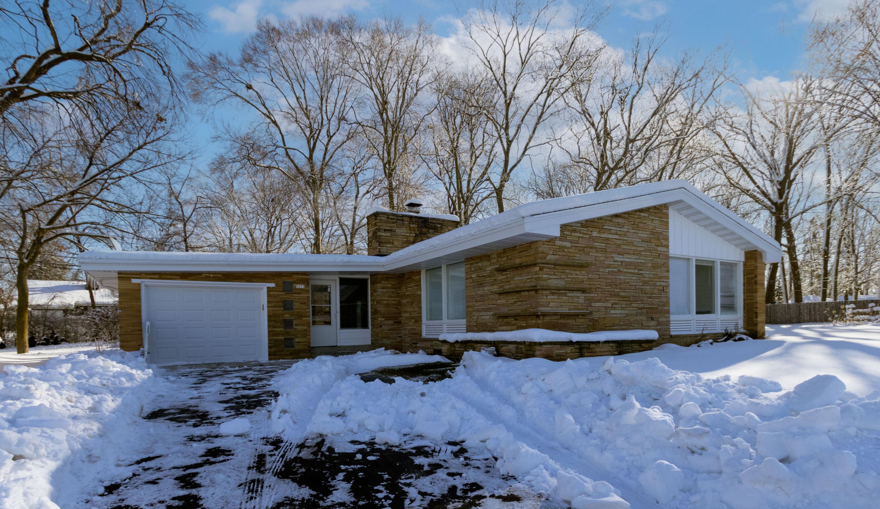 5231 Parkland Ave, Milwaukee WI  53223-4336 exterior