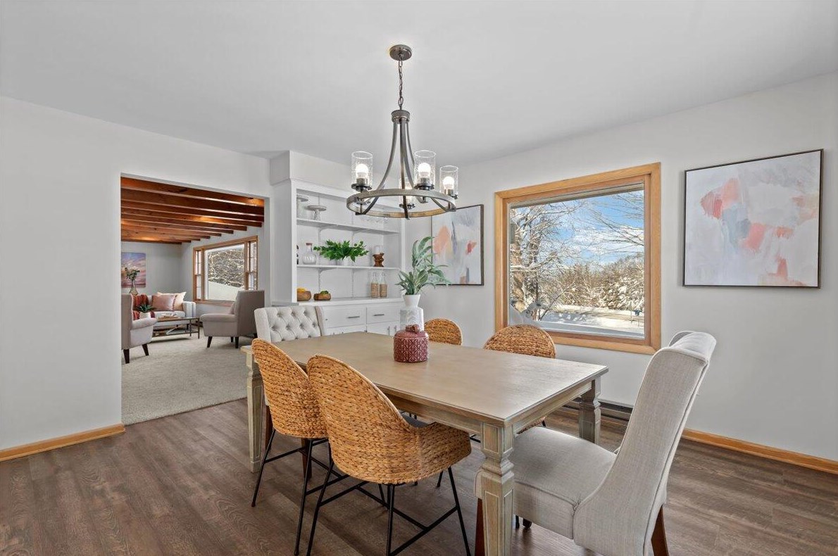 798 Riverview Dr, West Bend WI  53095-9580 exterior