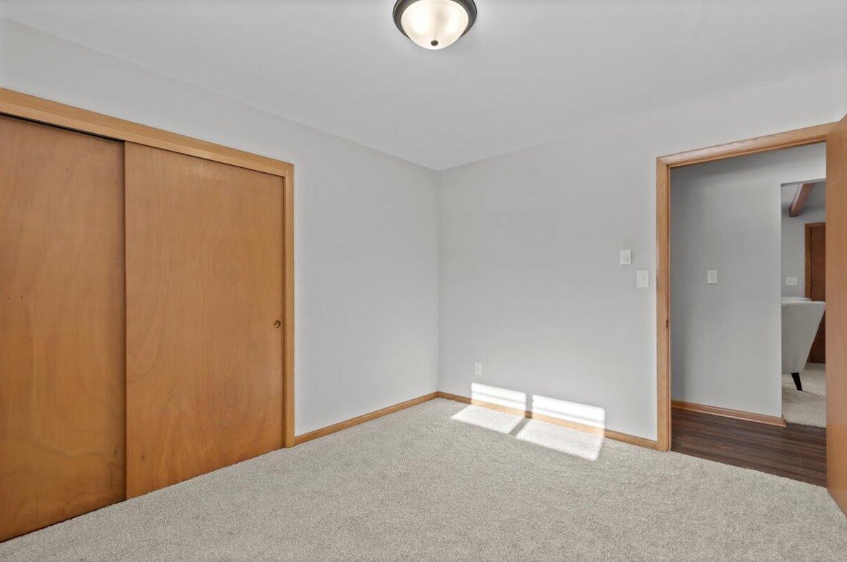 798 Riverview Dr, West Bend WI  53095-9580 exterior