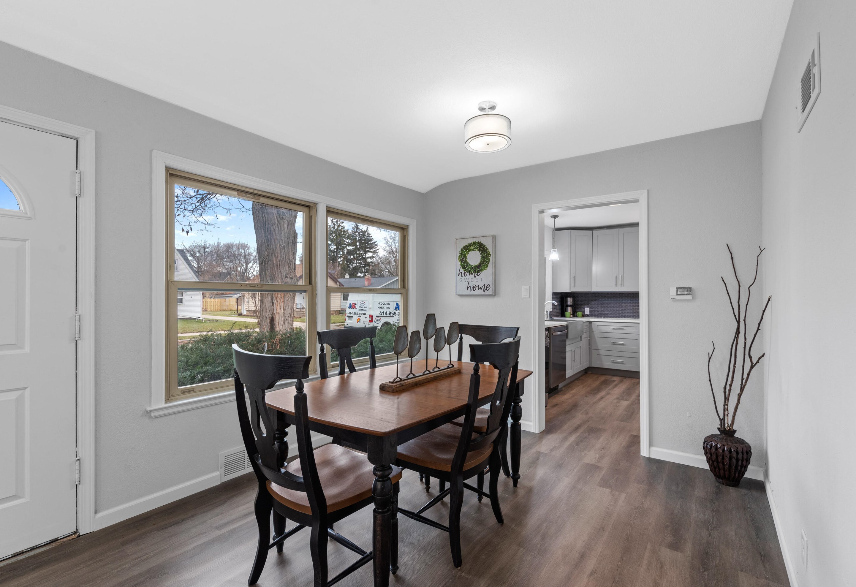 4916 57th St, Milwaukee WI  53218-4240 exterior