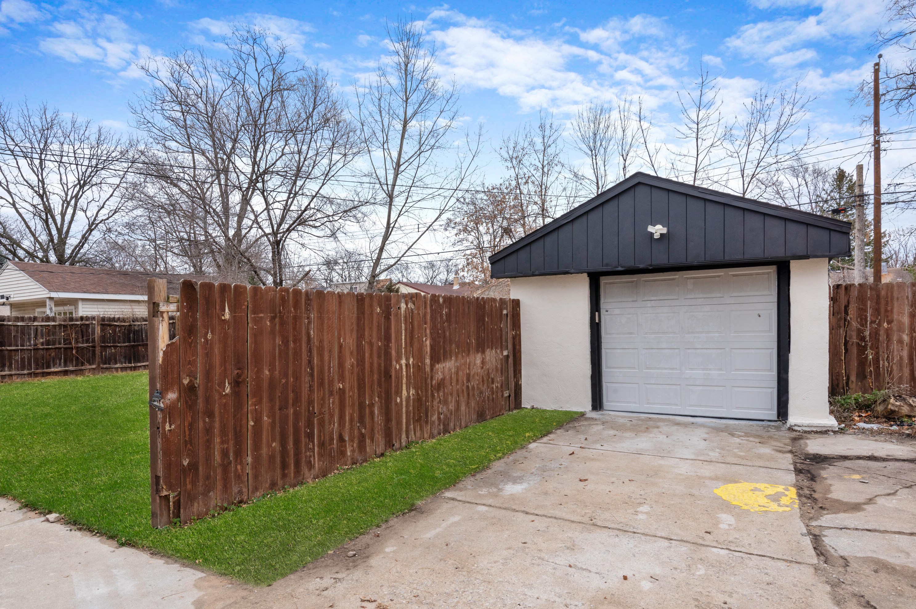 4916 57th St, Milwaukee WI  53218-4240 exterior