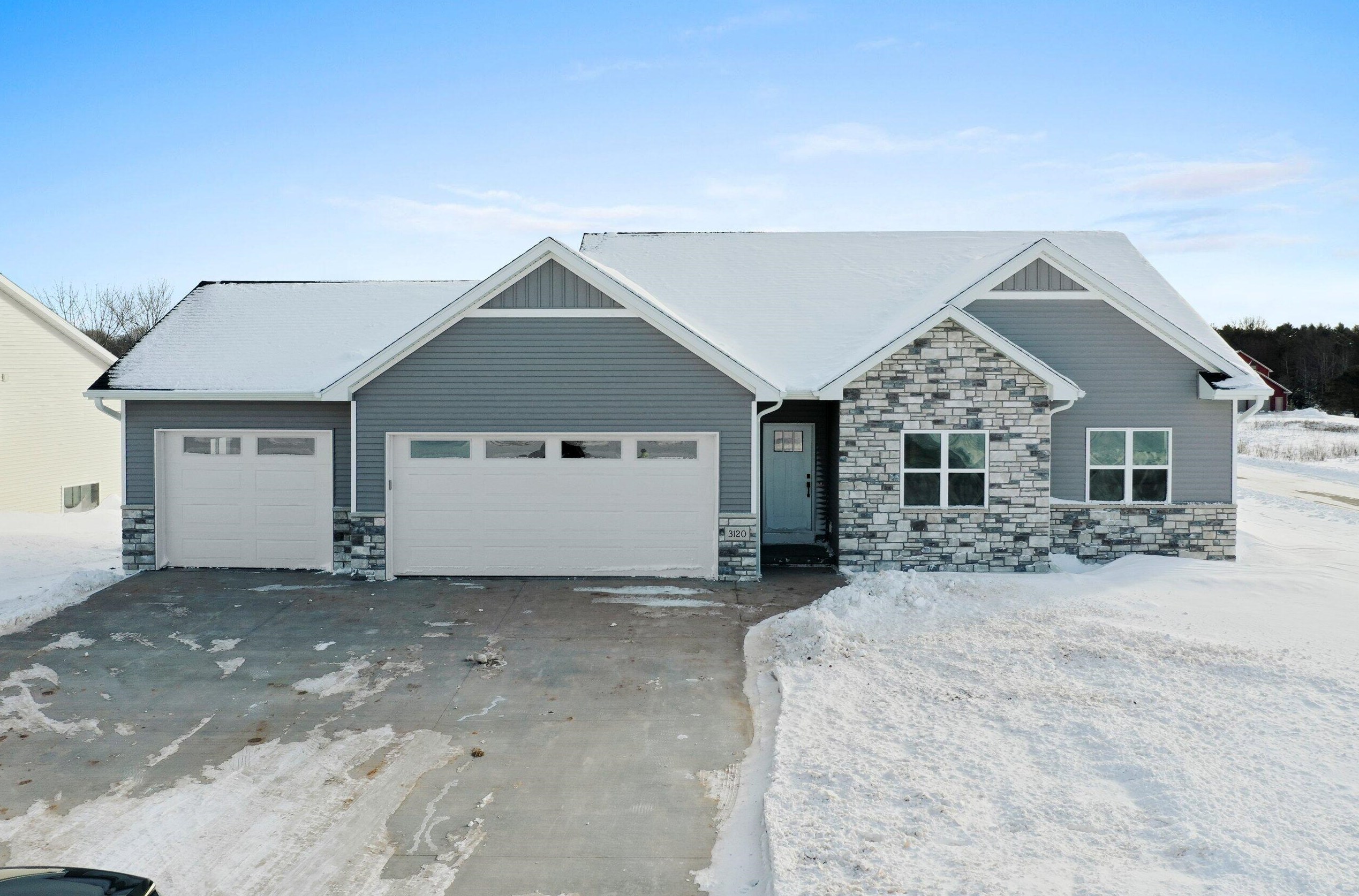 3120 Sandy Ridge Dr, Two Rivers, WI 54241-3851