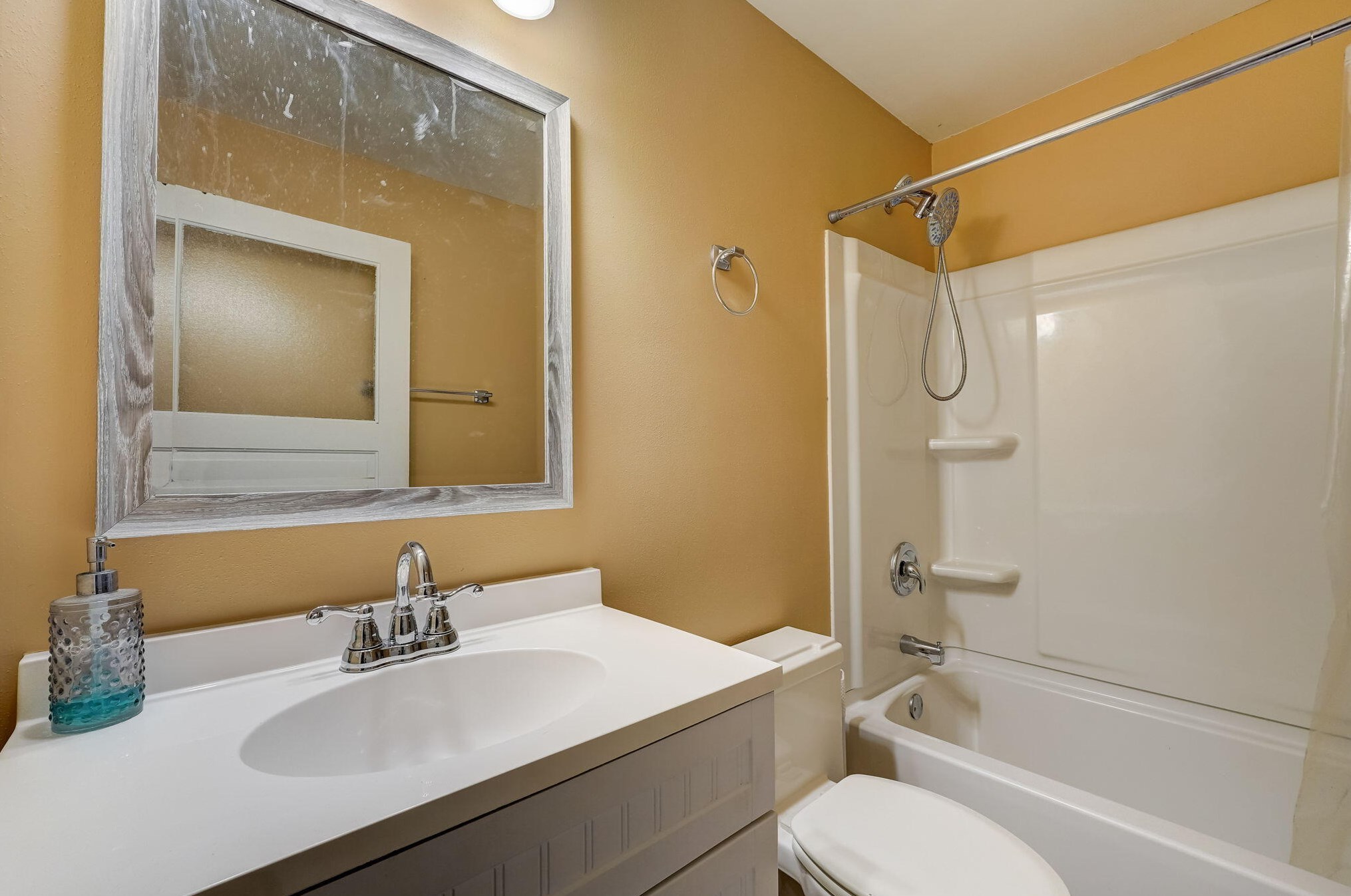 803 31st St, Milwaukee WI  53215-1219 exterior