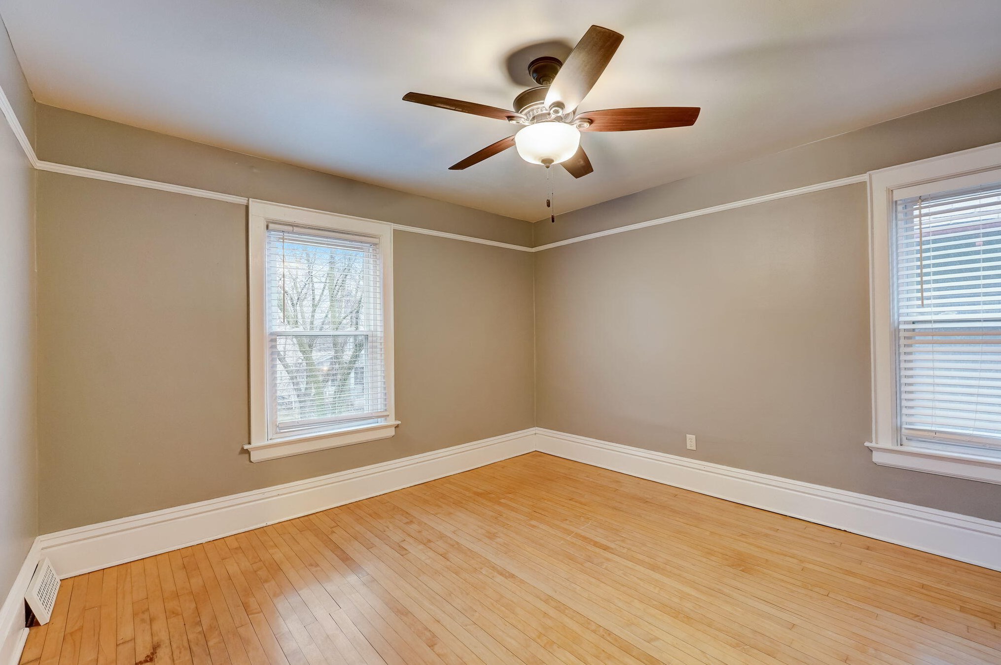 803 31st St, Milwaukee WI  53215-1219 exterior