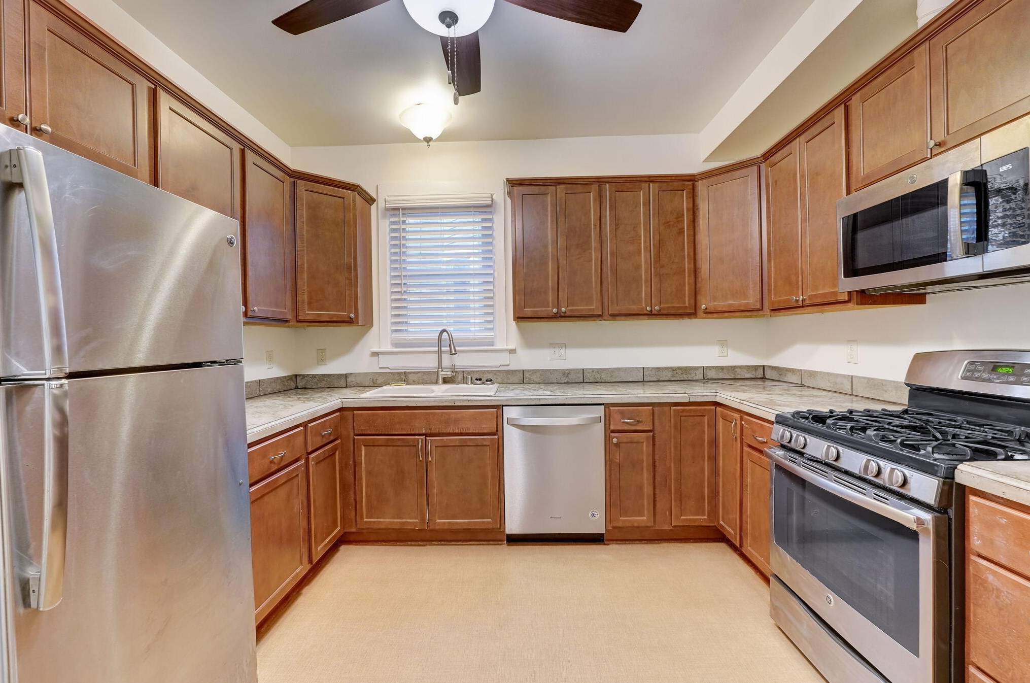 803 31st St, Milwaukee WI  53215-1219 exterior