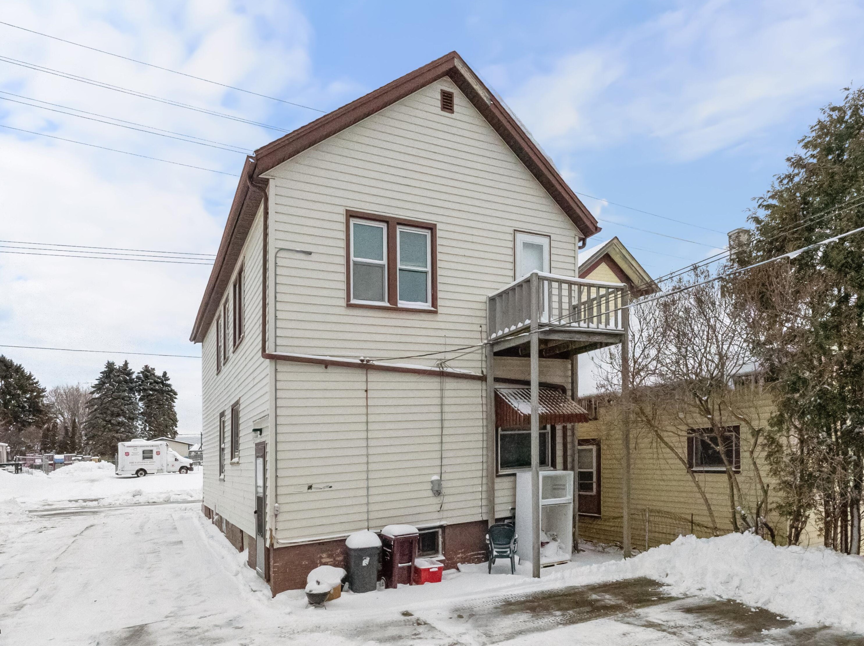 410 N 6th St, Manitowoc, WI 54220