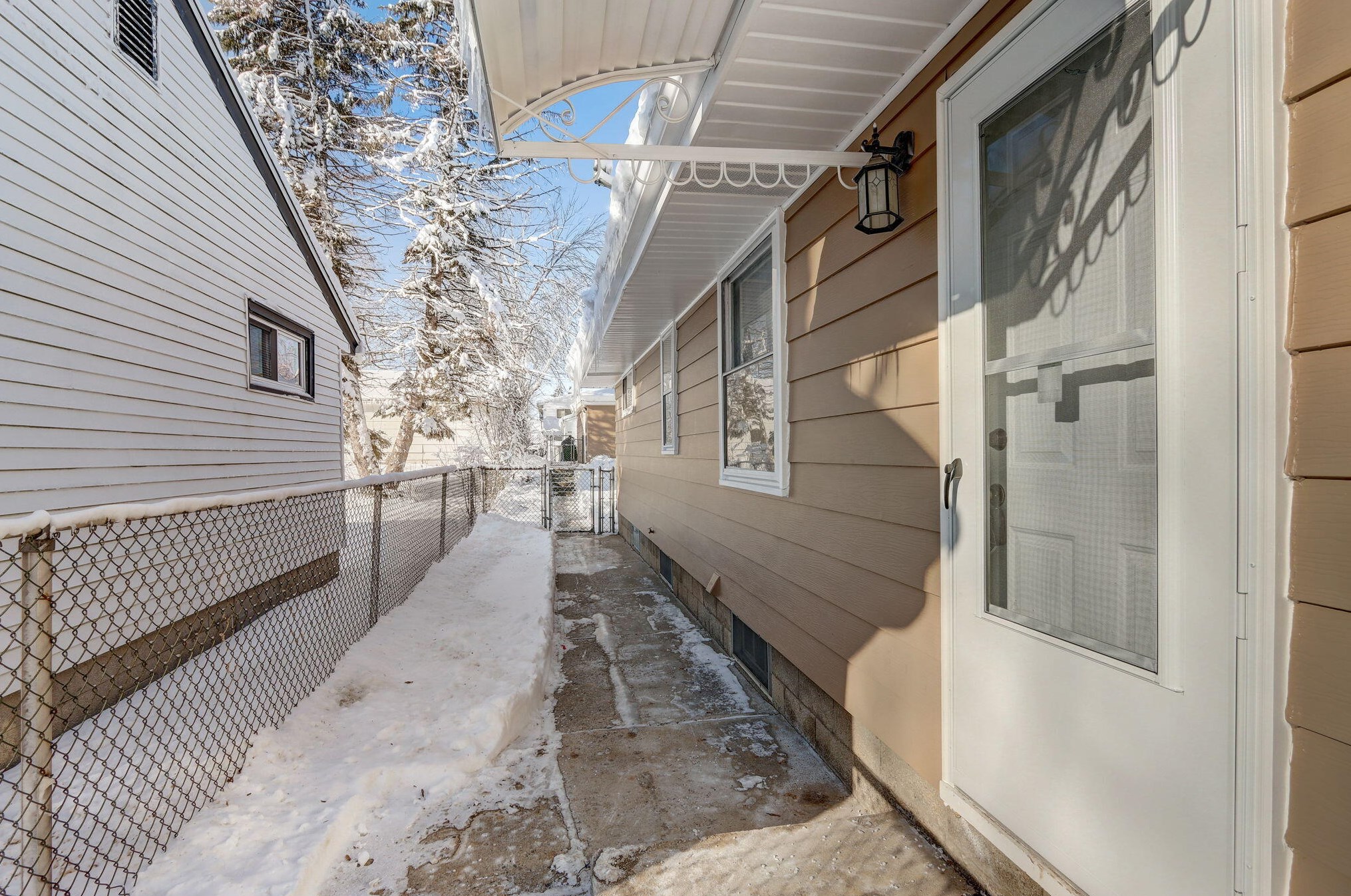 5843 67th St, Milwaukee WI  53218-1956 exterior