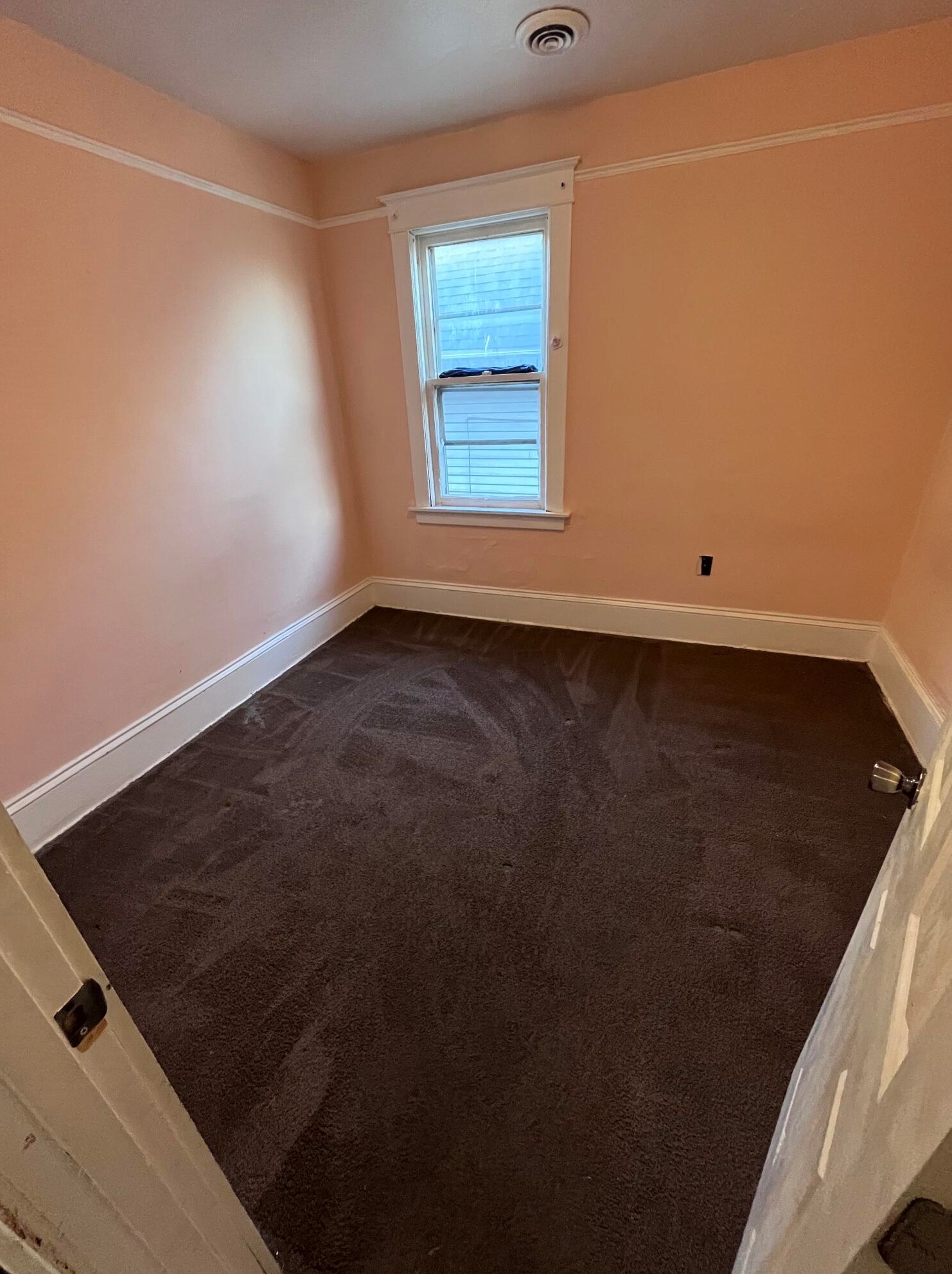 2452 S 17th St, Milwaukee, WI 53215