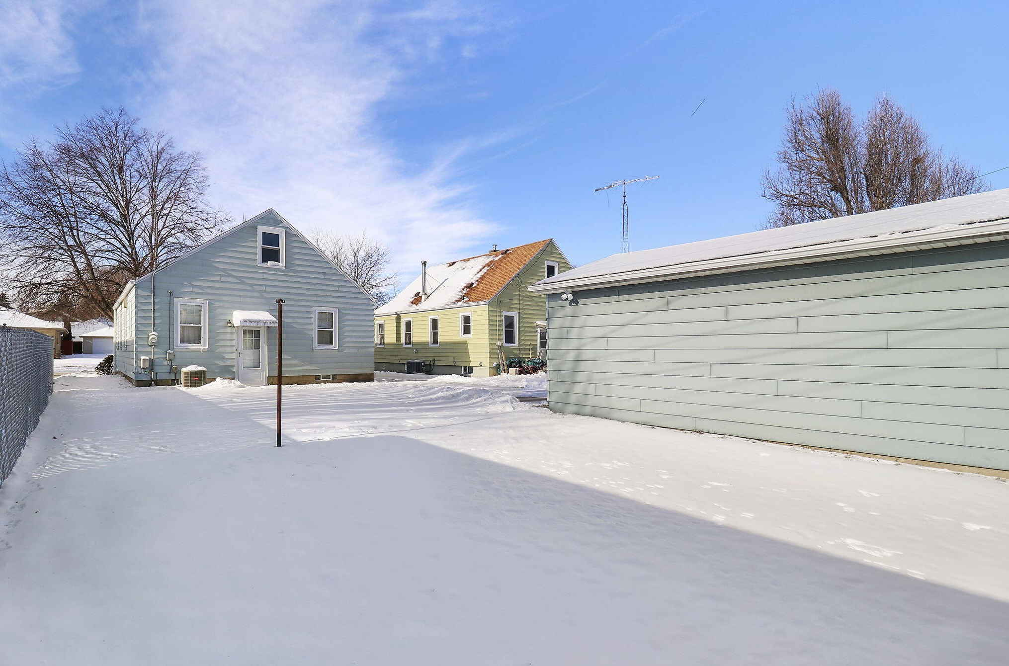 7323 43 Ave, Kenosha WI 53142-4217 exterior