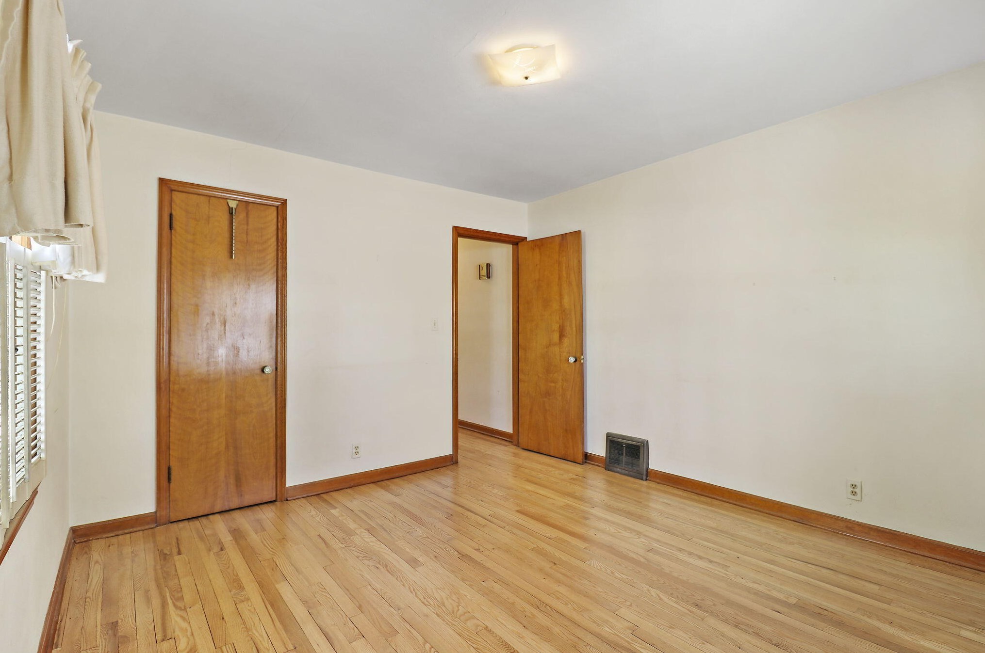 7323 43 Ave, Kenosha WI 53142-4217 exterior