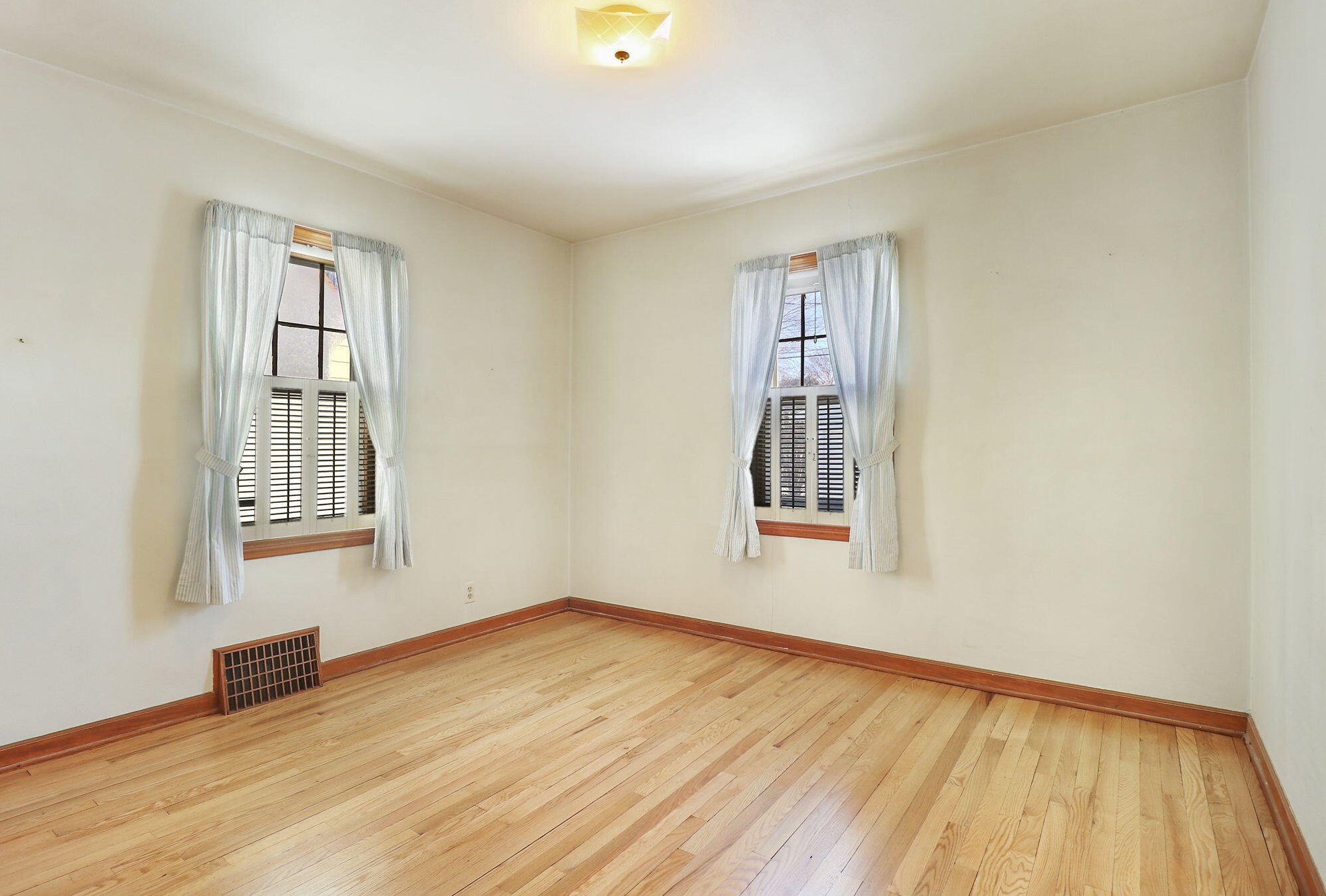 7323 43 Ave, Kenosha WI 53142-4217 exterior