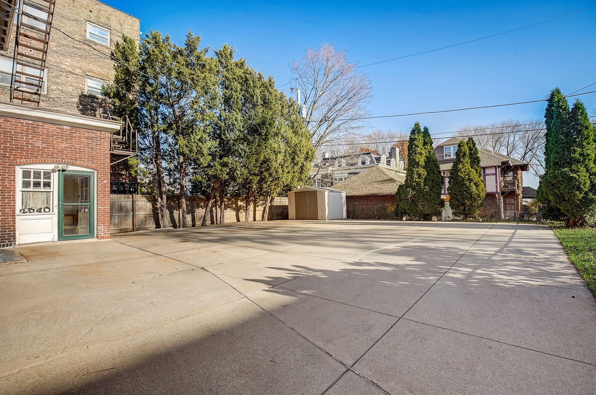 2540 Lk Dr, Milwaukee WI 53211-3808 exterior