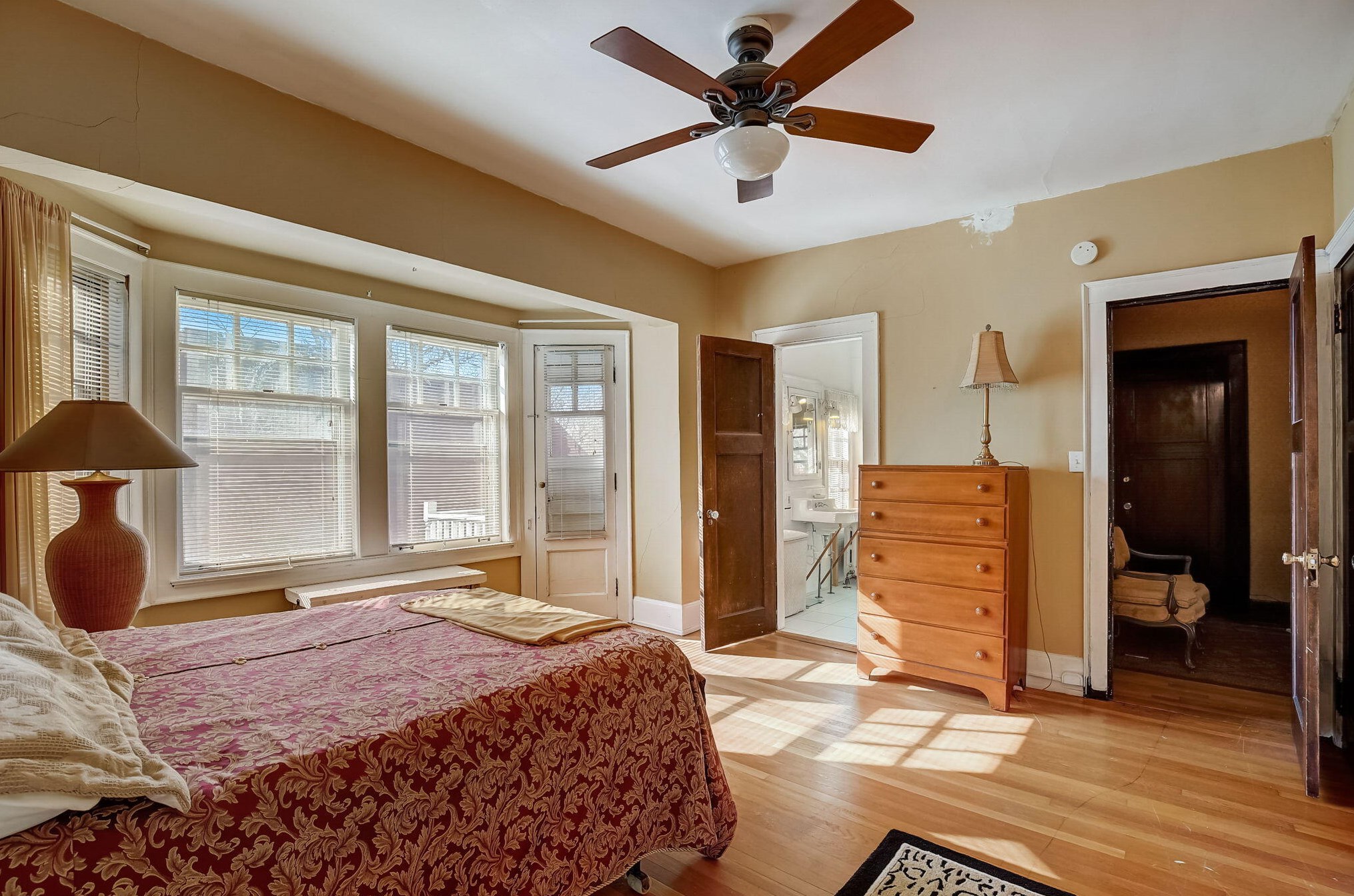 2540 Lk Dr, Milwaukee WI 53211-3808 exterior