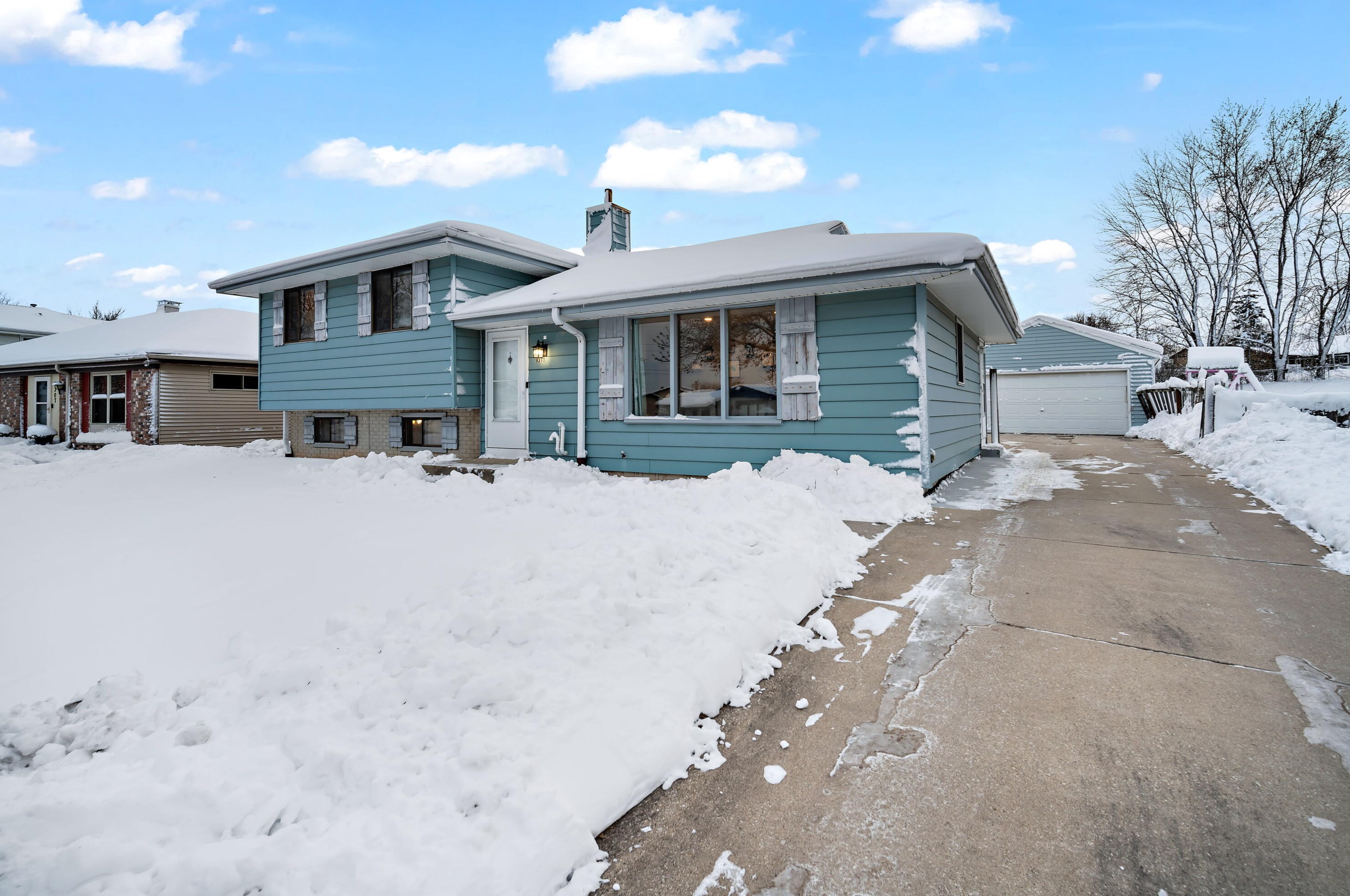 9311 85th St, Milwaukee WI  53224-1310 exterior